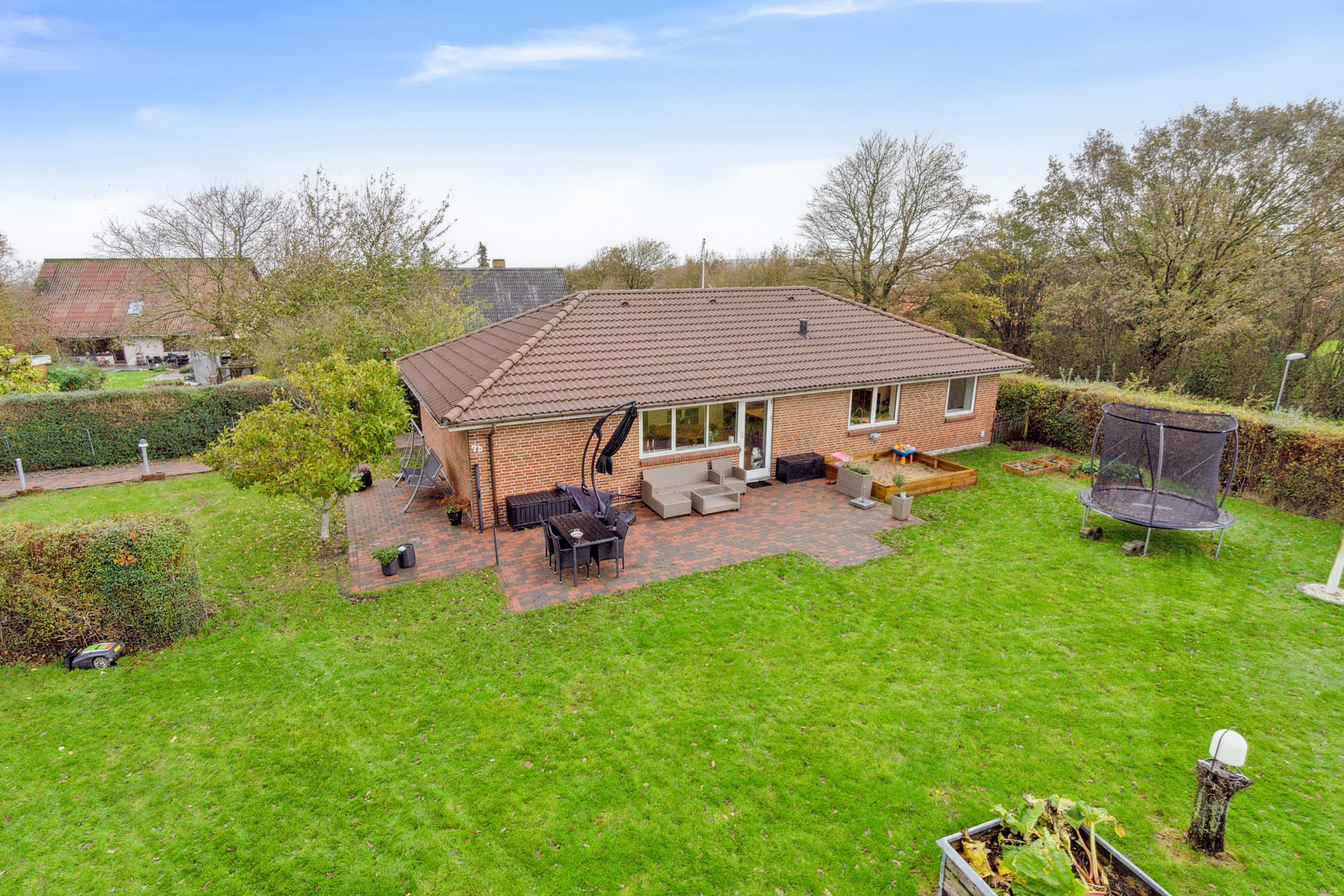 Fremhævet  billede i fuldskærmstilstand. Billede af Solbakken 7B, 9240 Nibe