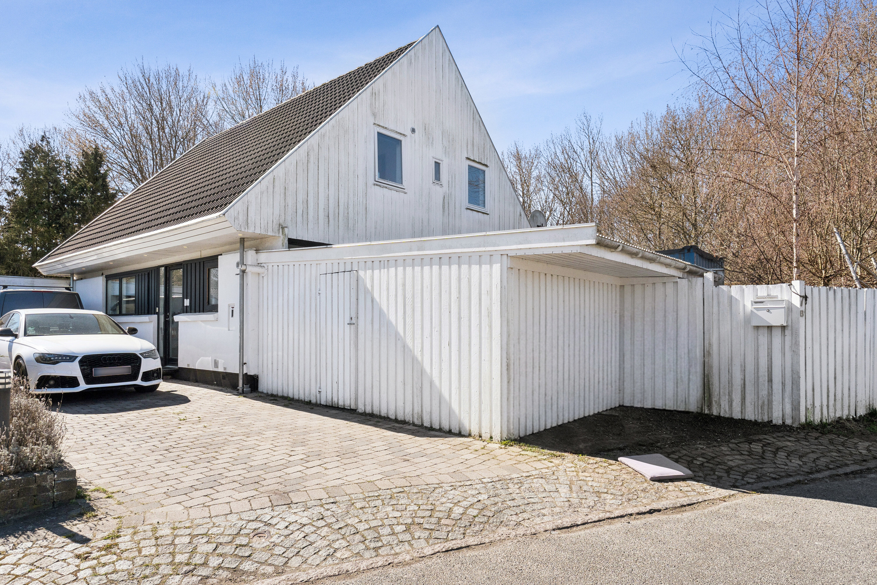 Fremhævet set fra vejen billede i fuldskærmstilstand. Billede af Mågevej 7B, 2650 Hvidovre