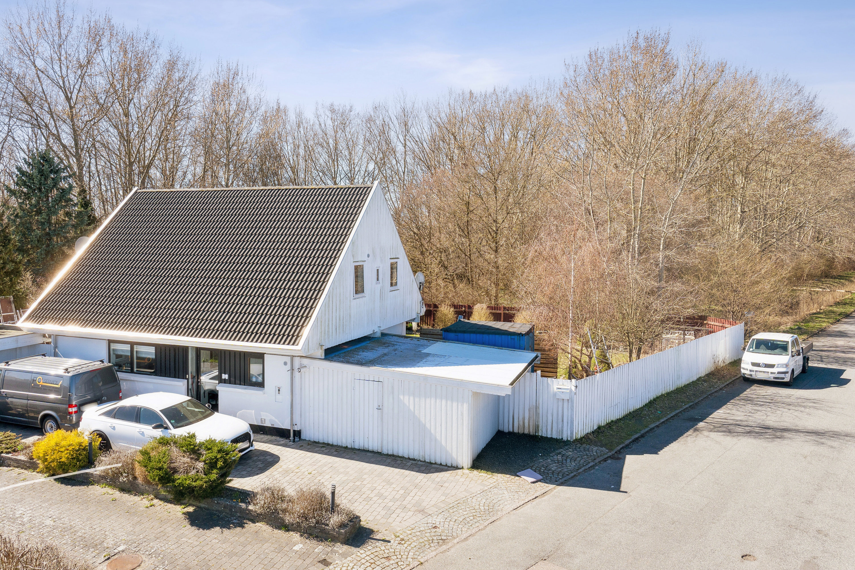 Fremhævet set fra vejen billede i fuldskærmstilstand. Billede af Mågevej 7B, 2650 Hvidovre