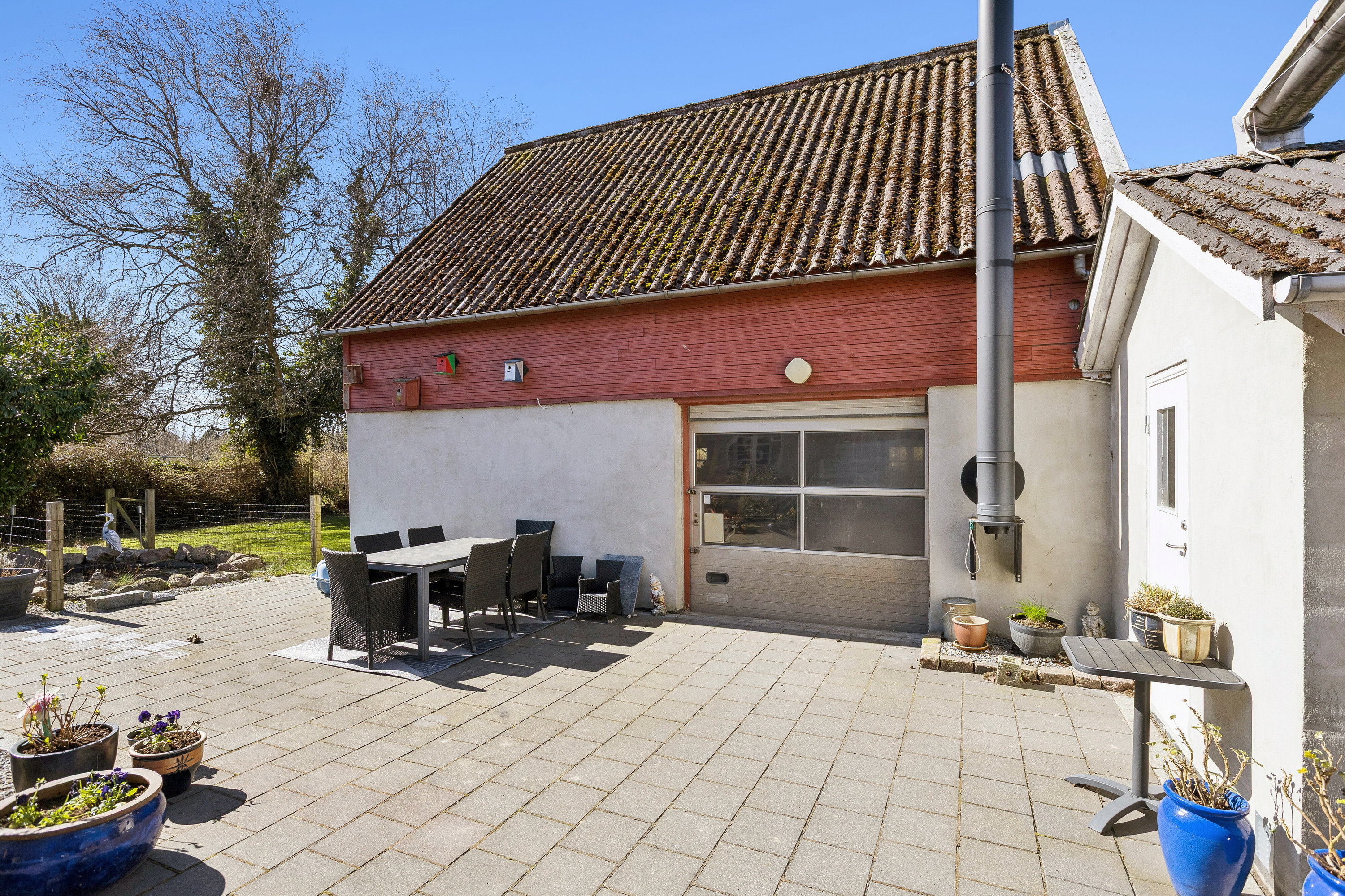 Fremhævet udendørs billede i fuldskærmstilstand. Billede af Gl Præstøvej 33, 4735 Mern