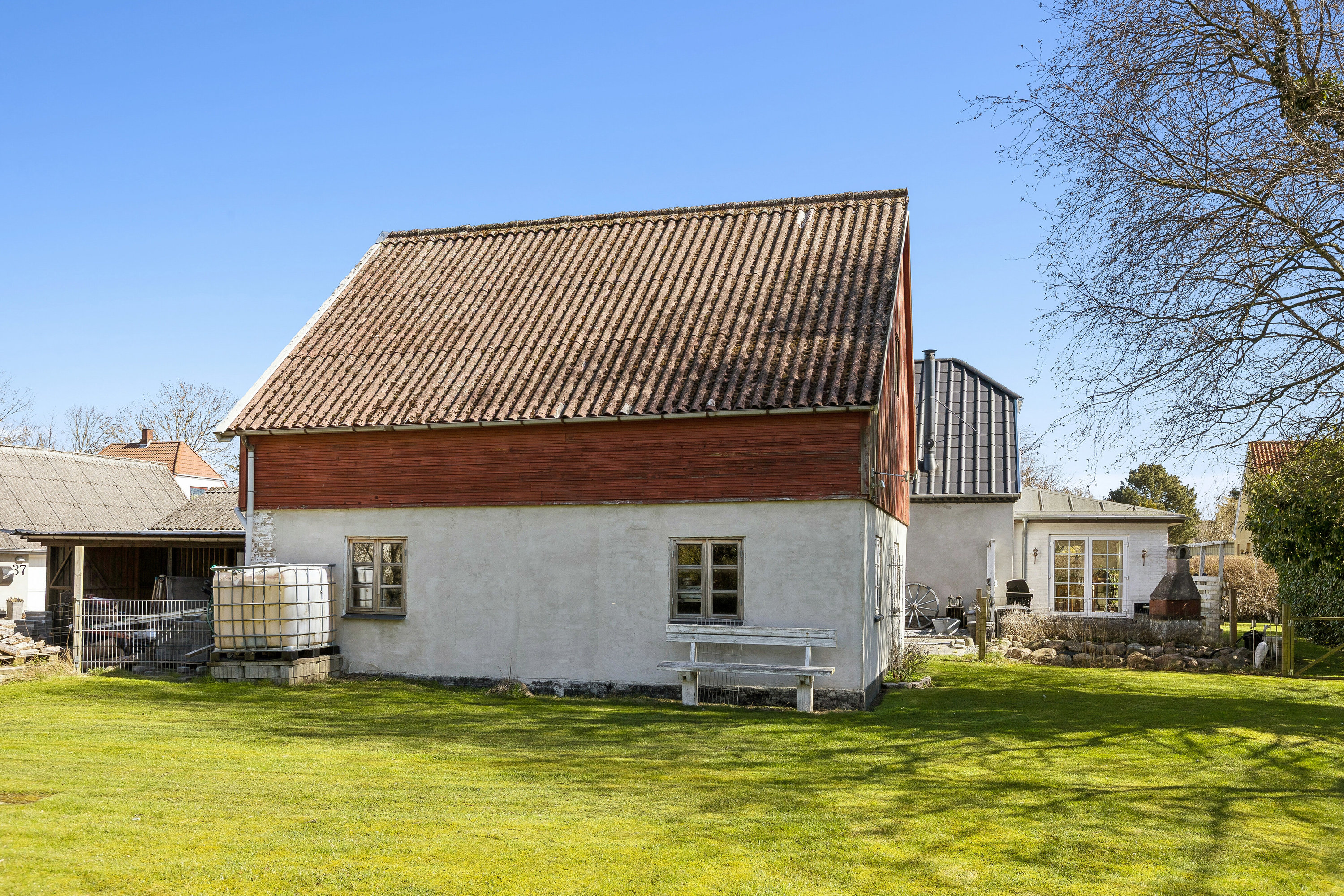 Fremhævet set fra vejen billede i fuldskærmstilstand. Billede af Gl Præstøvej 33, 4735 Mern