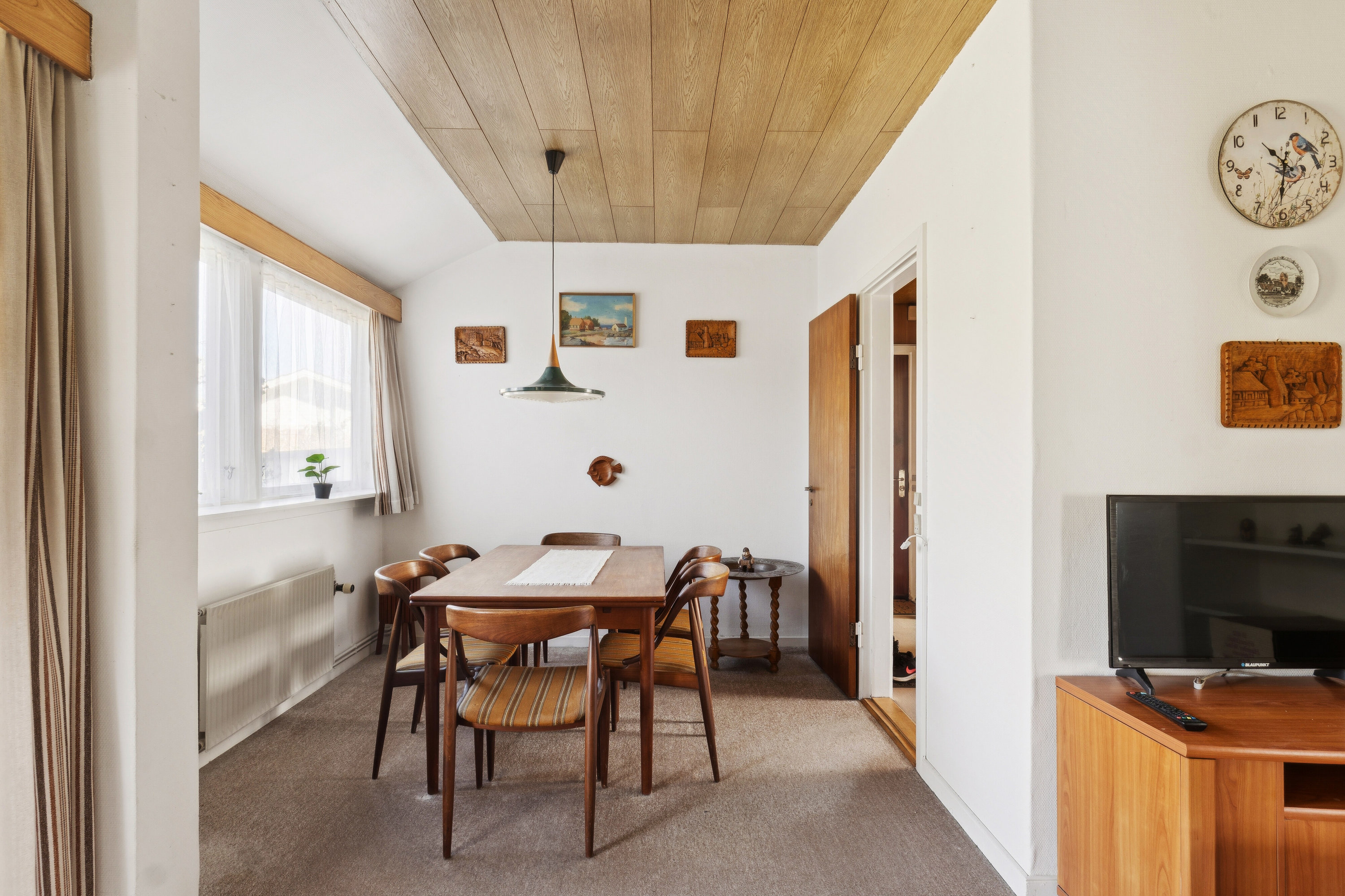 Fremhævet spisestue billede i fuldskærmstilstand. Billede af Elmehøj 4, 2605 Brøndby