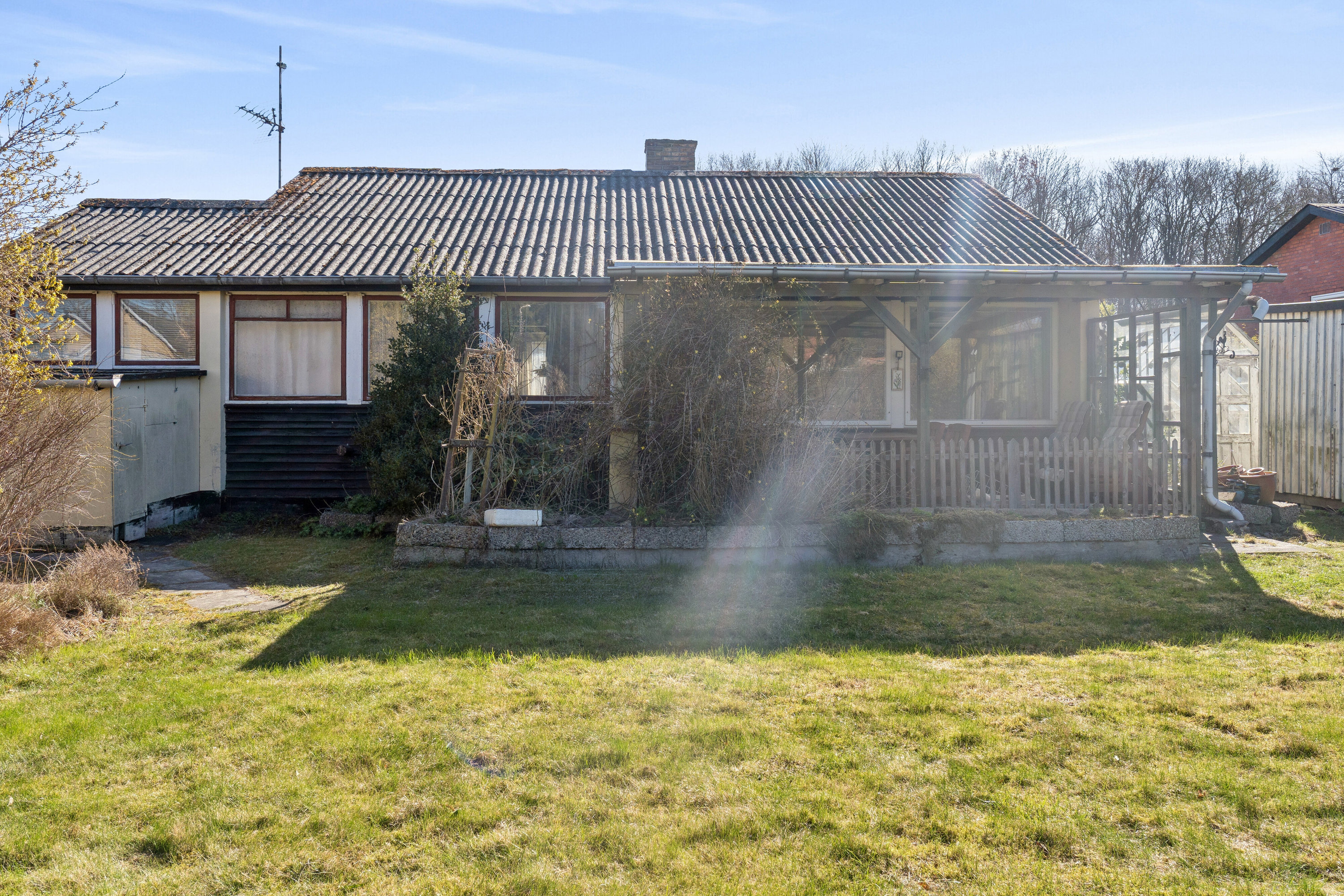 Fremhævet set fra haven billede i fuldskærmstilstand. Billede af Elmehøj 4, 2605 Brøndby