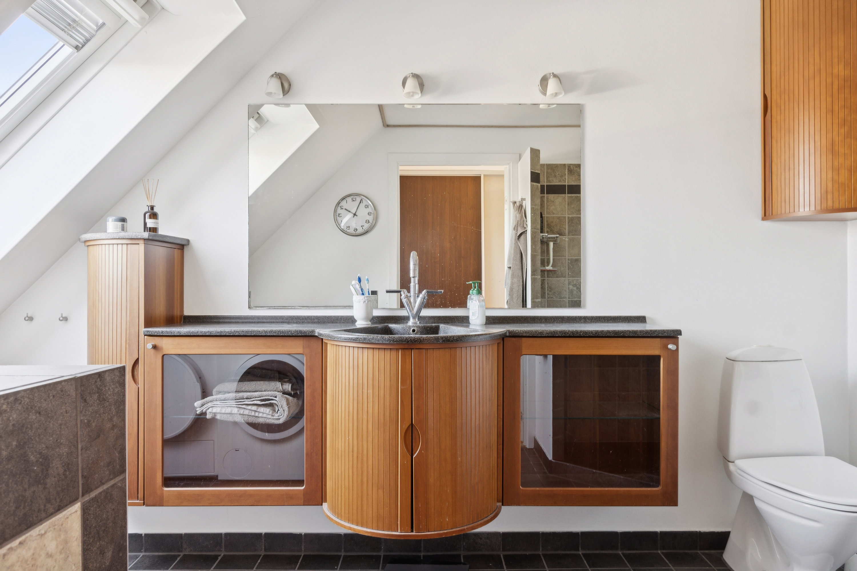 Fremhævet badeværelse billede i fuldskærmstilstand. Billede af Rømøparken 54, 4200 Slagelse