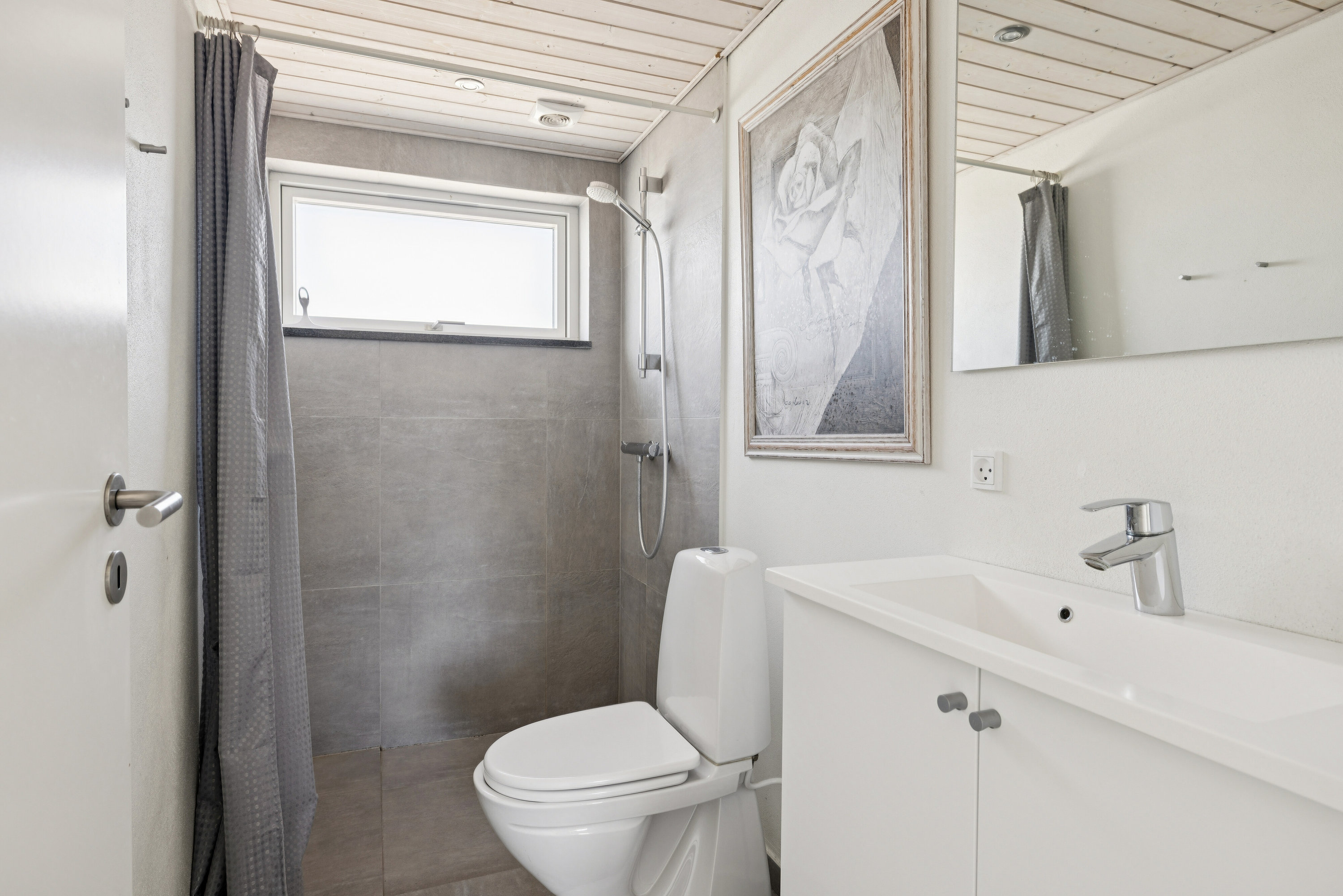 Fremhævet badeværelse billede i fuldskærmstilstand. Billede af Vestervænget 5, 5935 Bagenkop