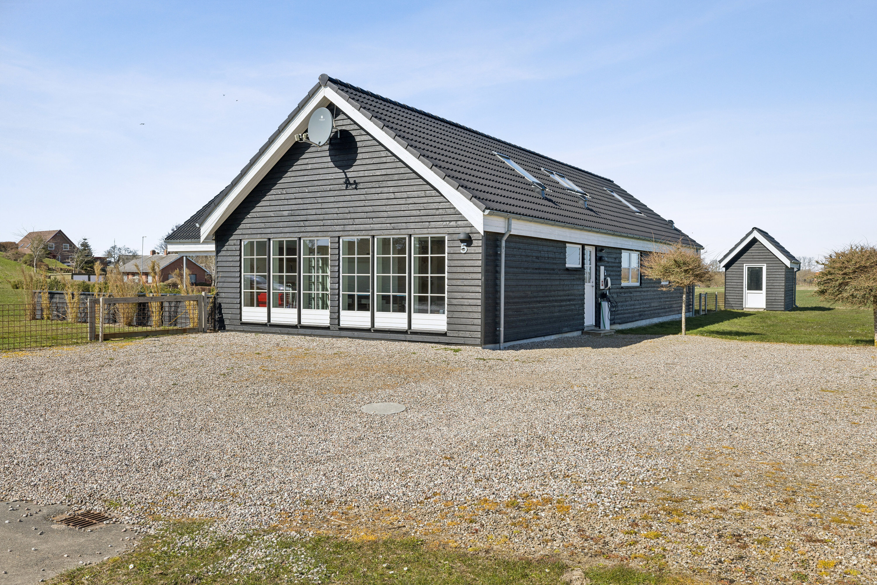 Fremhævet set fra vejen billede i fuldskærmstilstand. Billede af Vestervænget 5, 5935 Bagenkop