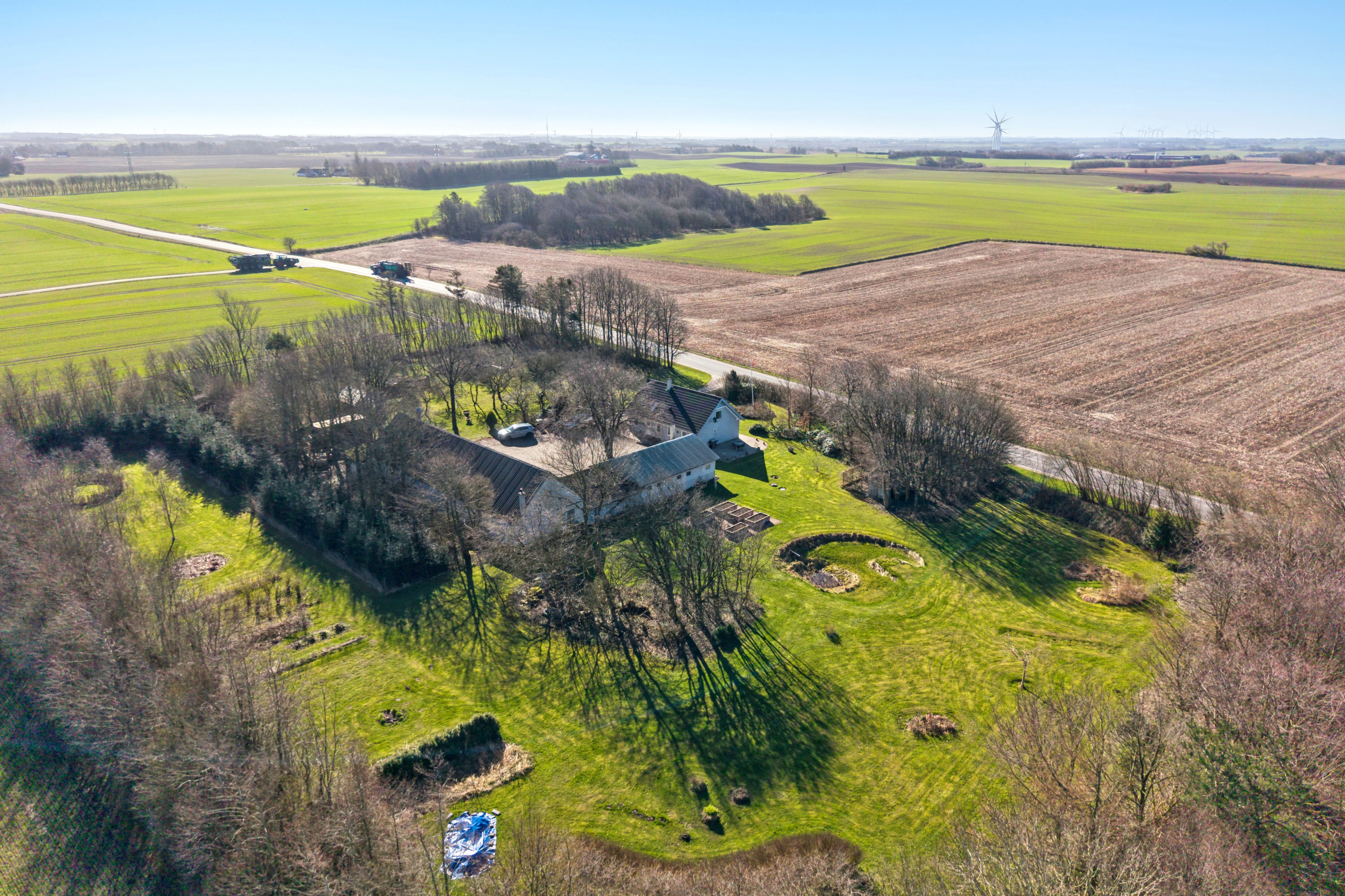 Fremhævet luftfoto billede i fuldskærmstilstand. Billede af Sallingsundvej 94, Harre, 7870 Roslev