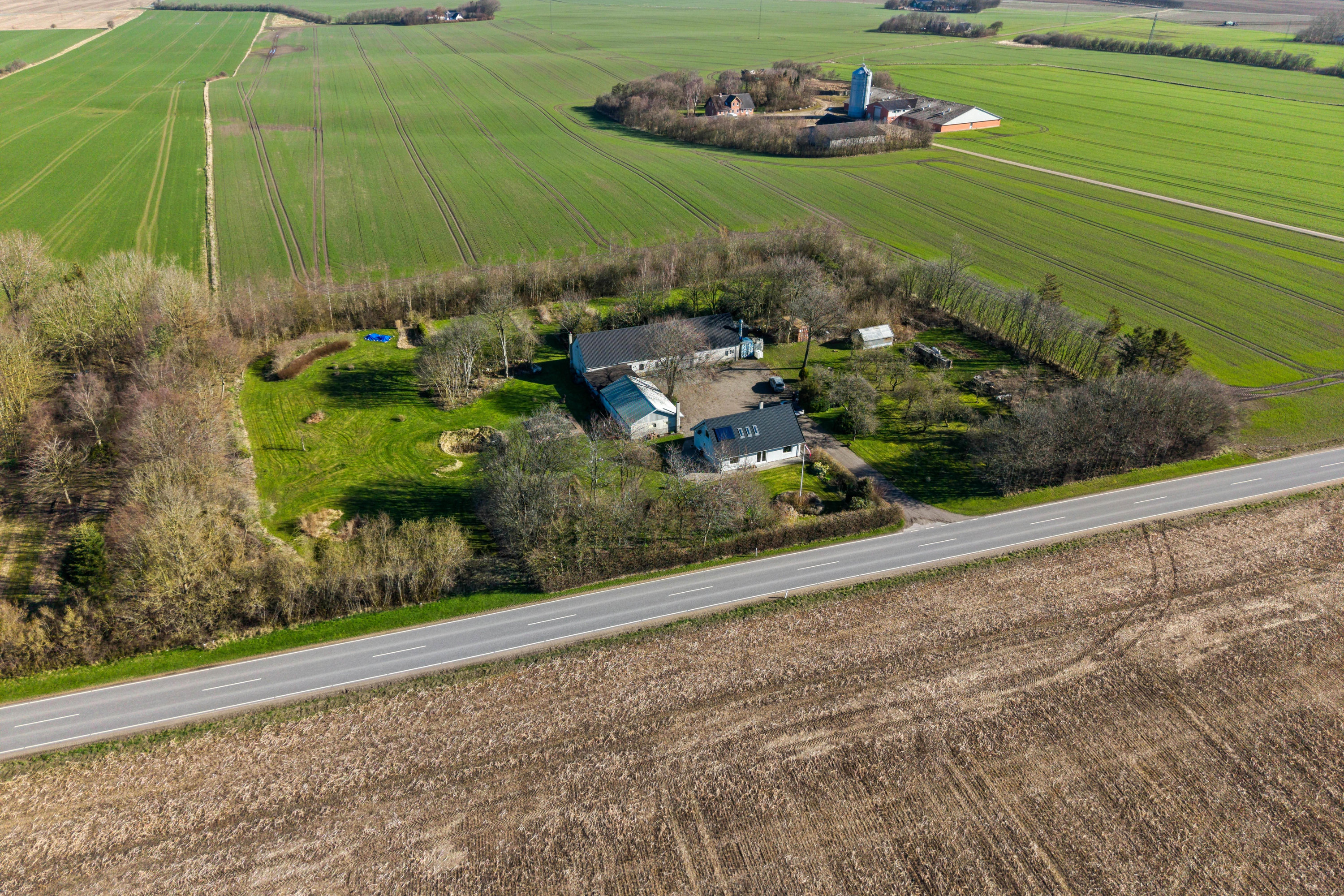 Fremhævet luftfoto billede i fuldskærmstilstand. Billede af Sallingsundvej 94, Harre, 7870 Roslev
