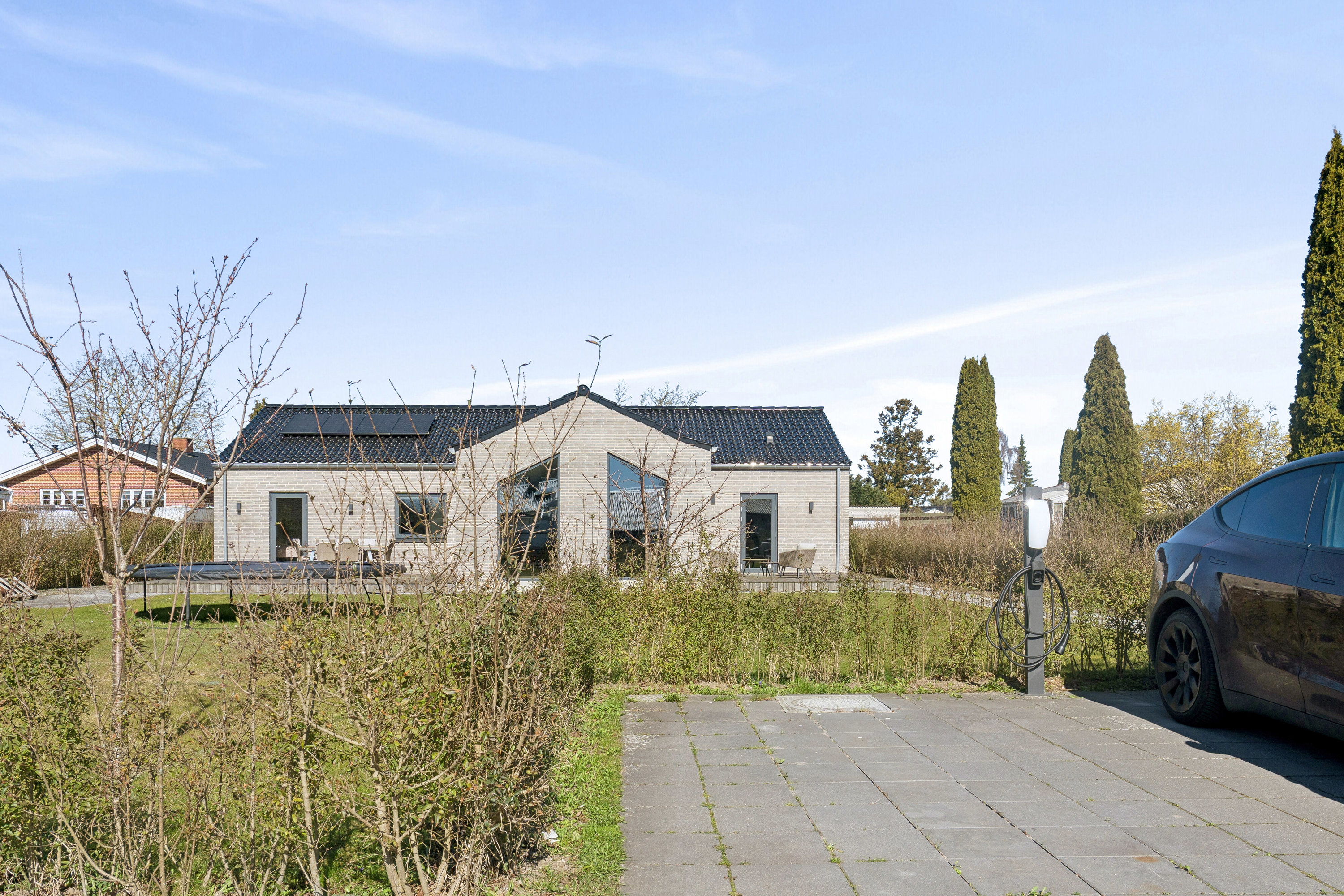 Fremhævet terrasse billede i fuldskærmstilstand. Billede af Humlemarksvej 12, 2605 Brøndby