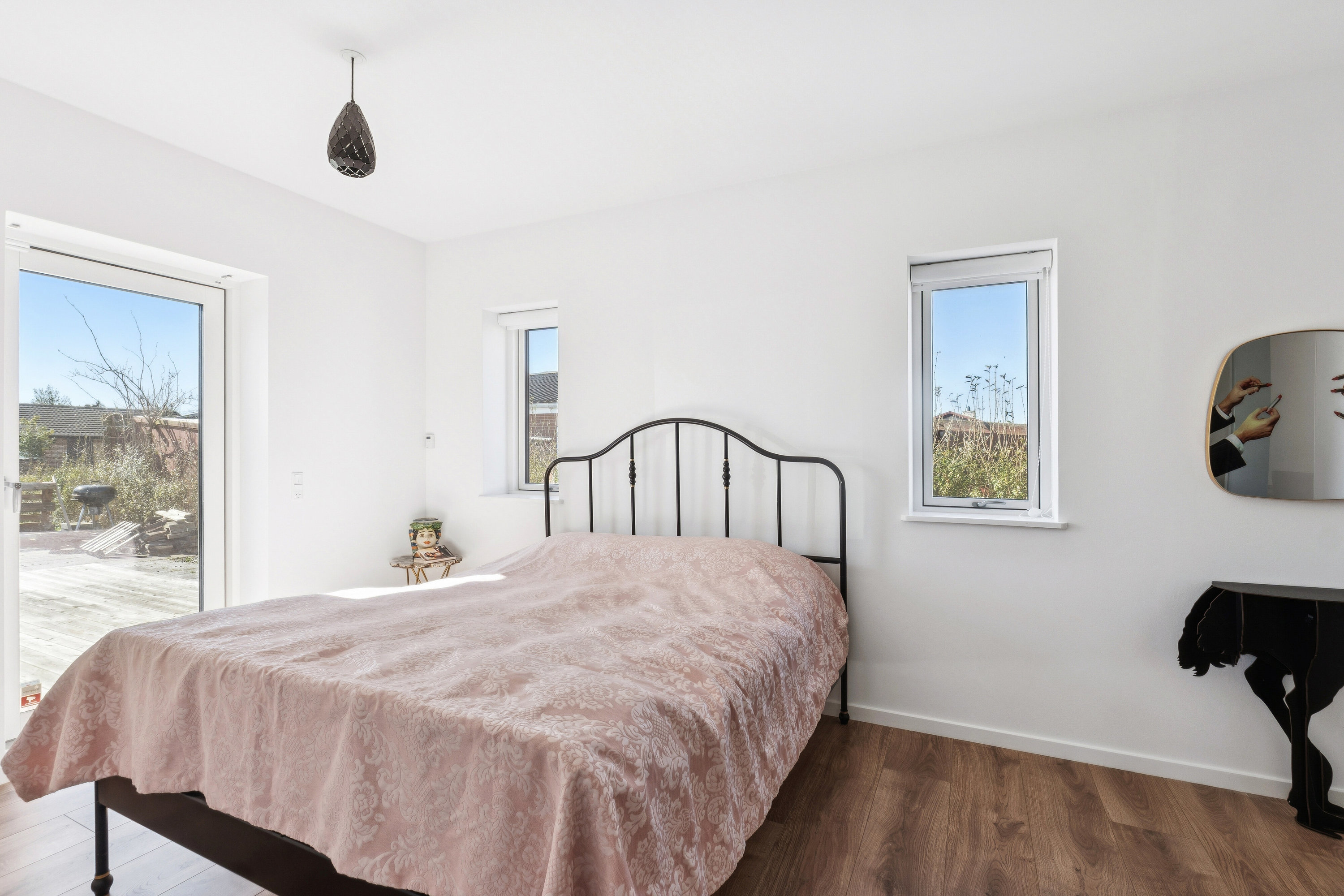 Fremhævet soveværelse billede i fuldskærmstilstand. Billede af Humlemarksvej 12, 2605 Brøndby