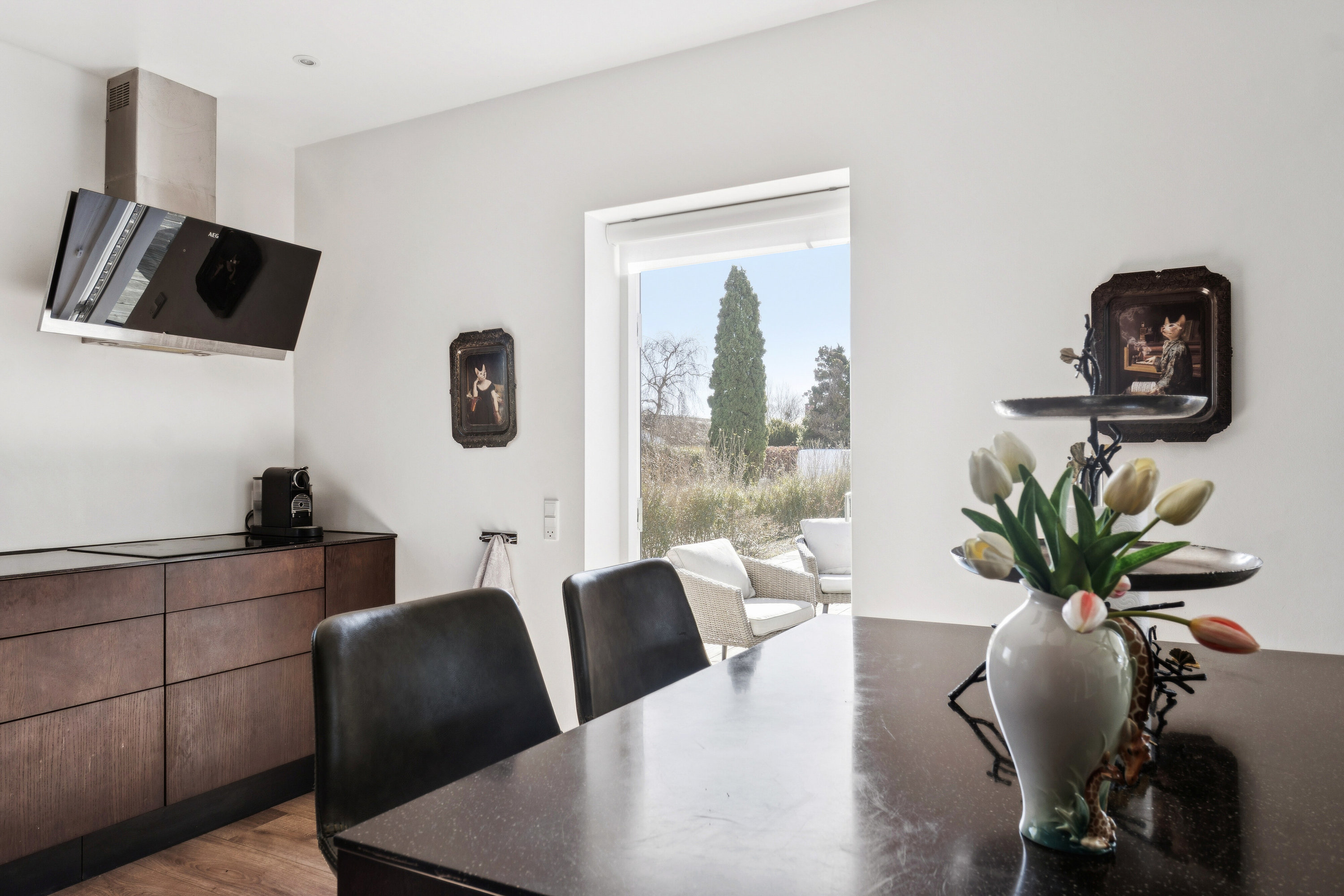 Fremhævet spisestue billede i fuldskærmstilstand. Billede af Humlemarksvej 12, 2605 Brøndby