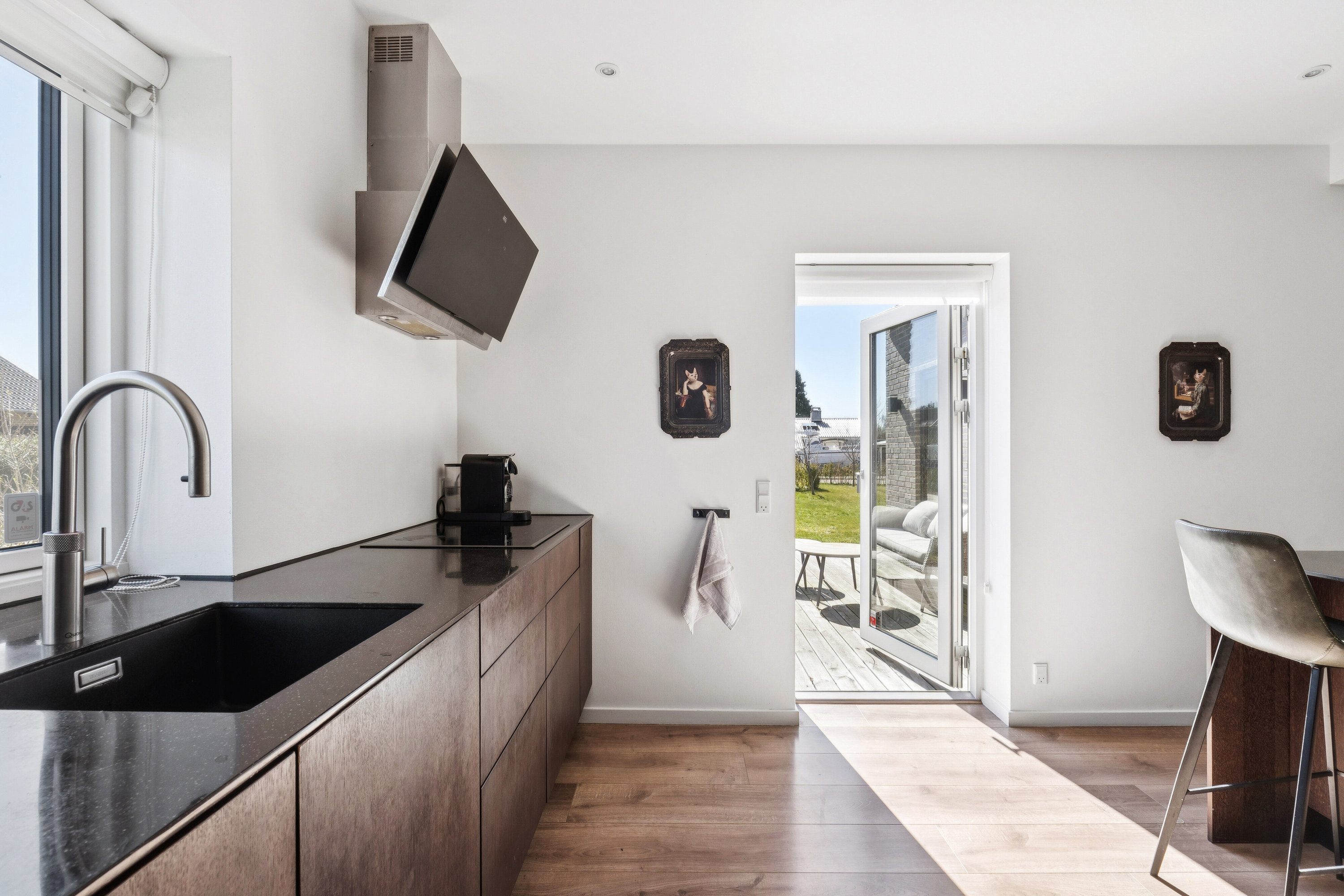 Fremhævet køkken billede i fuldskærmstilstand. Billede af Humlemarksvej 12, 2605 Brøndby