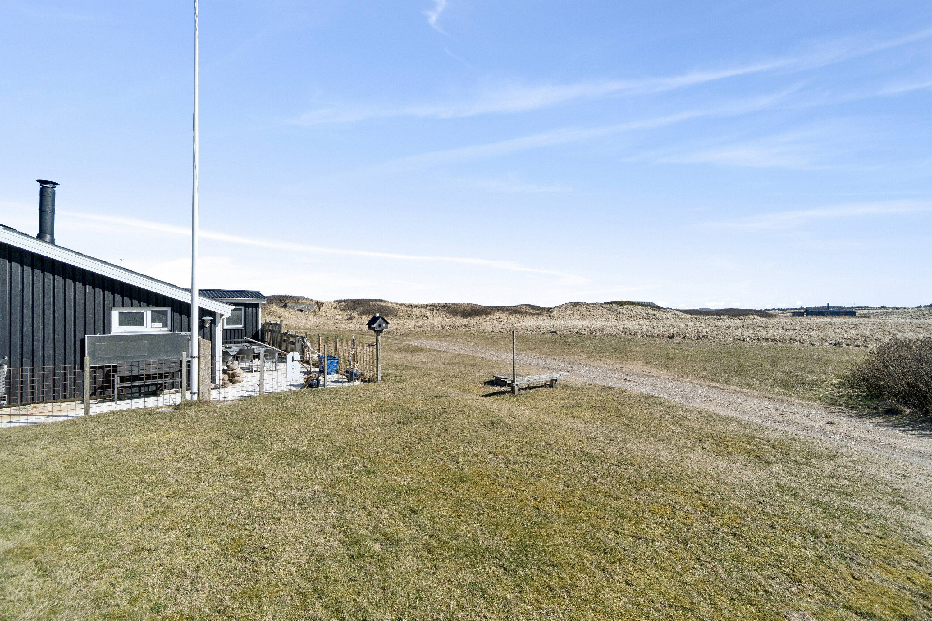 Fremhævet udendørs billede i fuldskærmstilstand. Billede af Klitvej 6, Agger, 7770 Vestervig