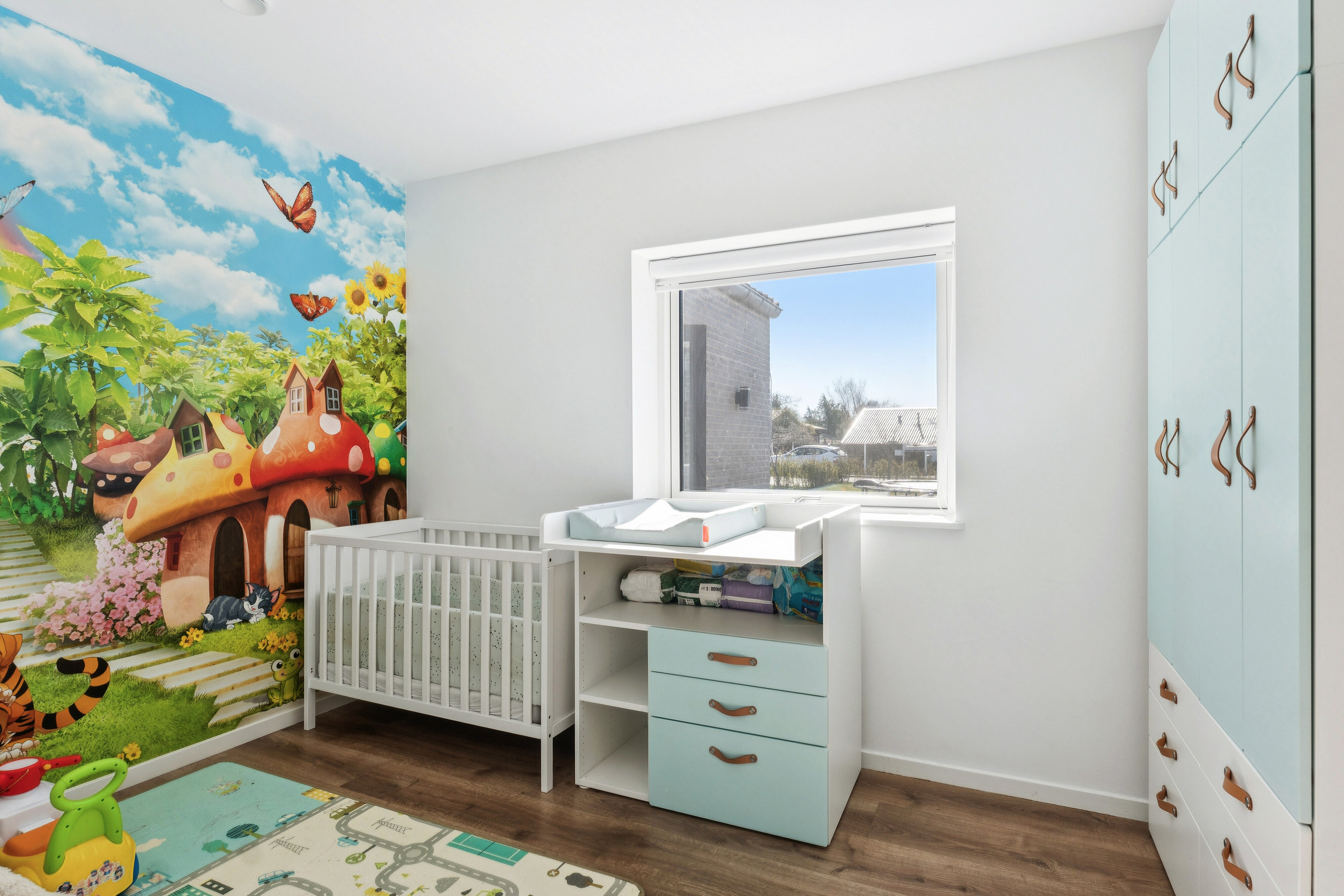 Fremhævet børneværelse billede i fuldskærmstilstand. Billede af Humlemarksvej 12, 2605 Brøndby