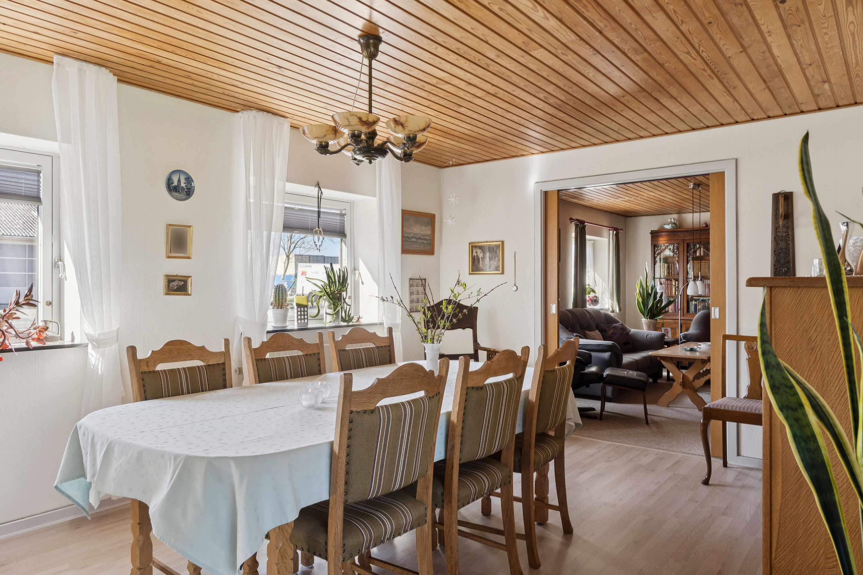 Fremhævet spisestue billede i fuldskærmstilstand. Billede af Gaden 60A, 9870 Sindal