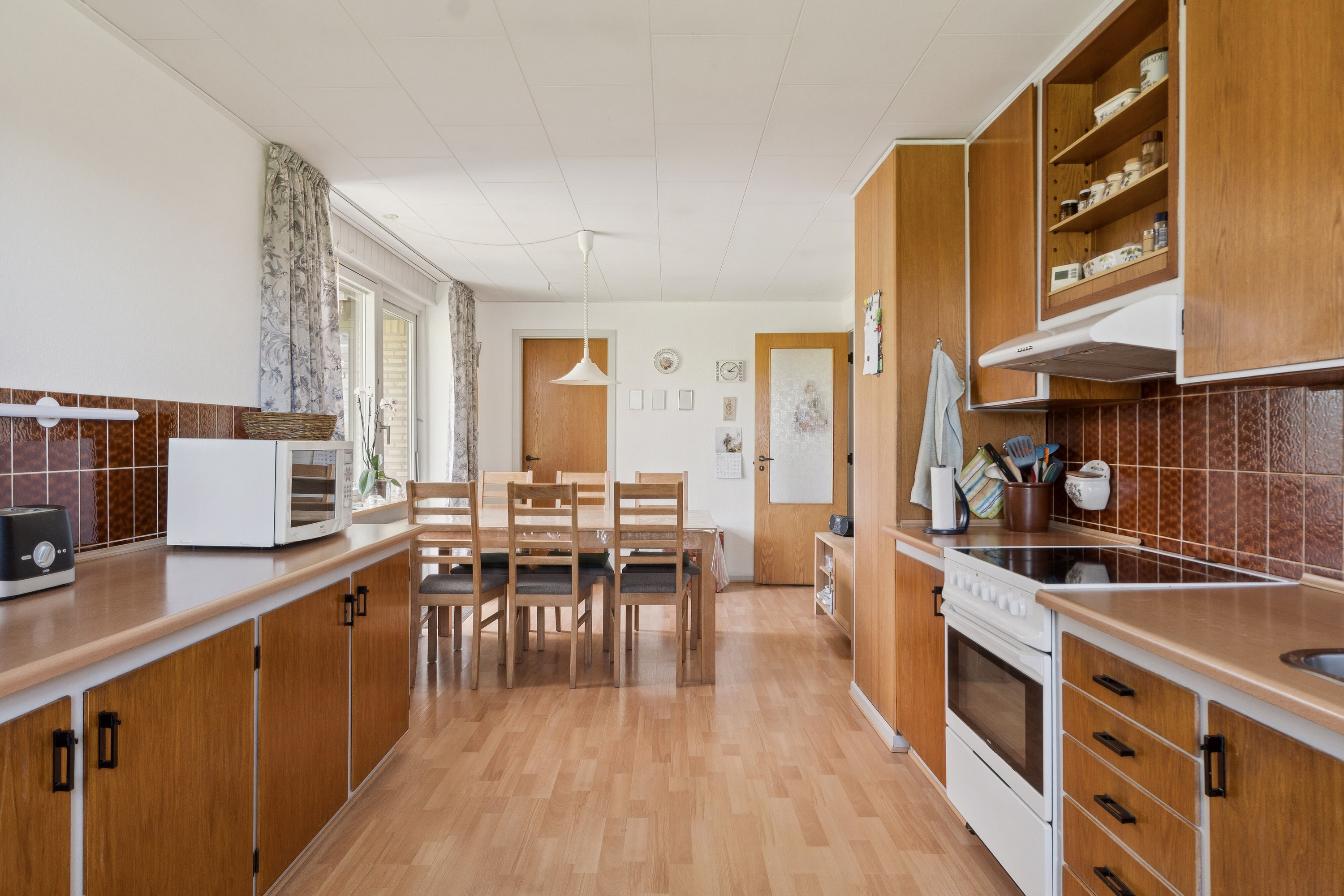 Fremhævet køkken billede i fuldskærmstilstand. Billede af Gaden 60A, 9870 Sindal