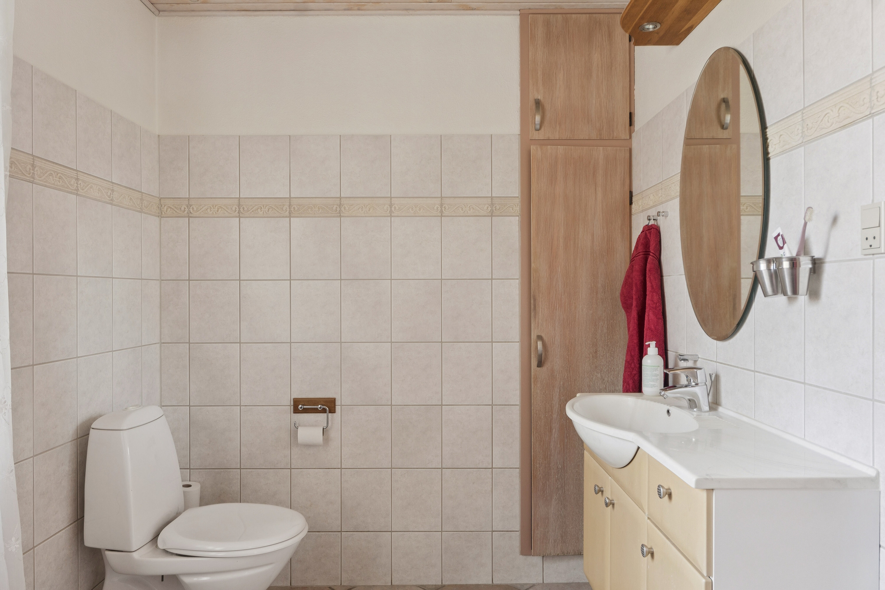 Fremhævet badeværelse billede i fuldskærmstilstand. Billede af Gaden 60A, 9870 Sindal