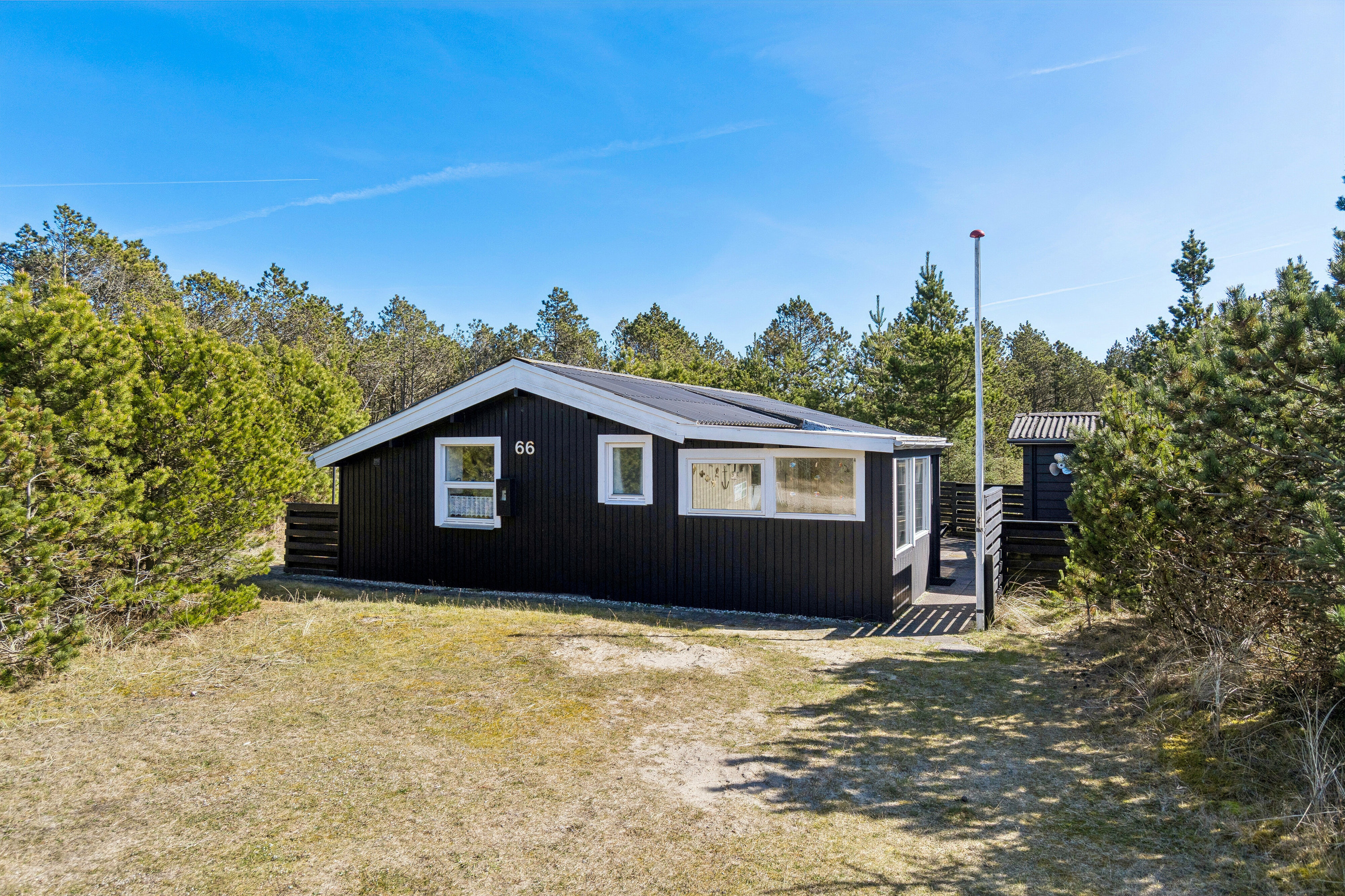 Fremhævet set fra haven billede i fuldskærmstilstand. Billede af Klitrosevej 66, Vorupør, 7700 Thisted