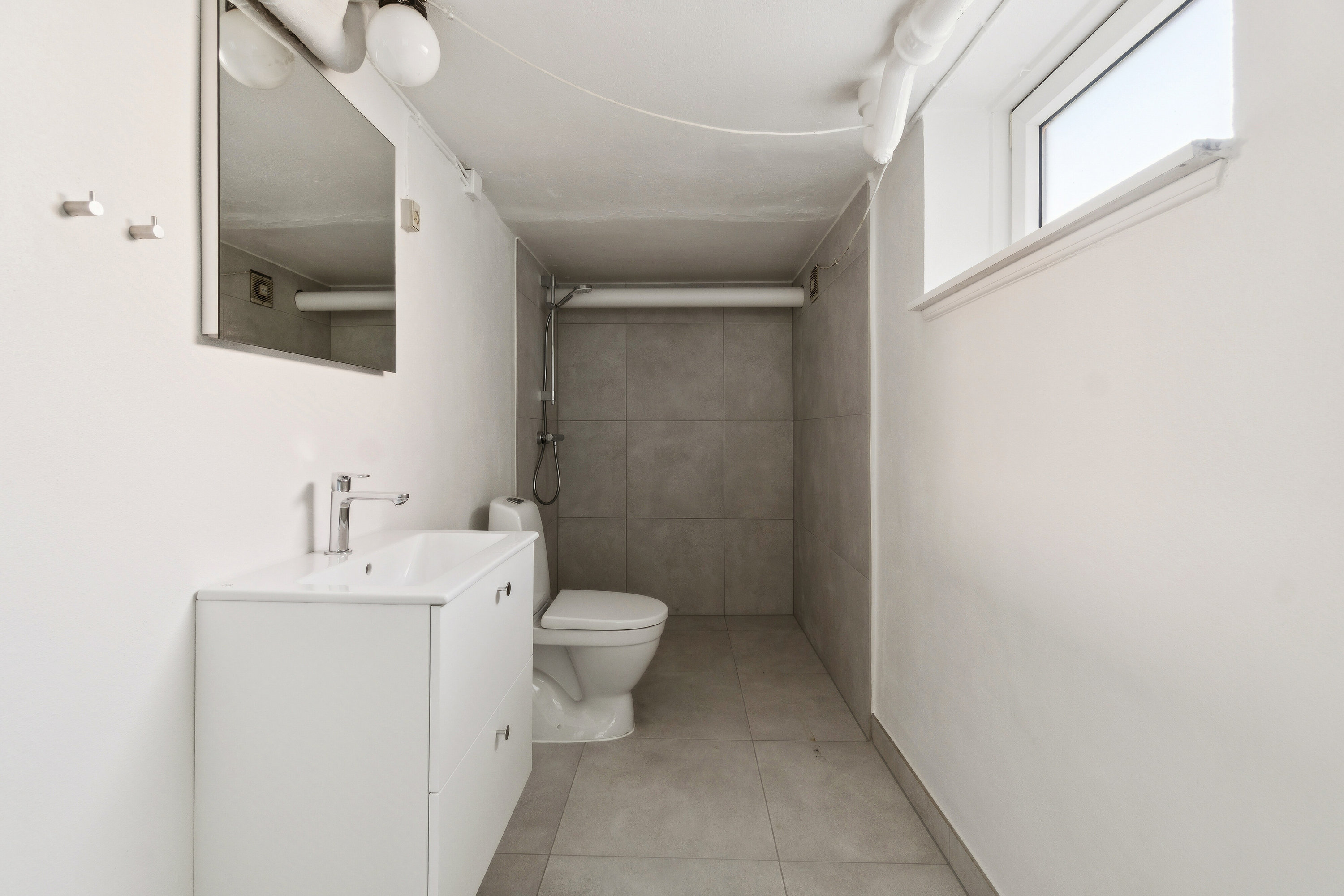 Fremhævet badeværelse billede i fuldskærmstilstand. Billede af Labyrinten 1, kld.., Tingstrup, 7700 Thisted