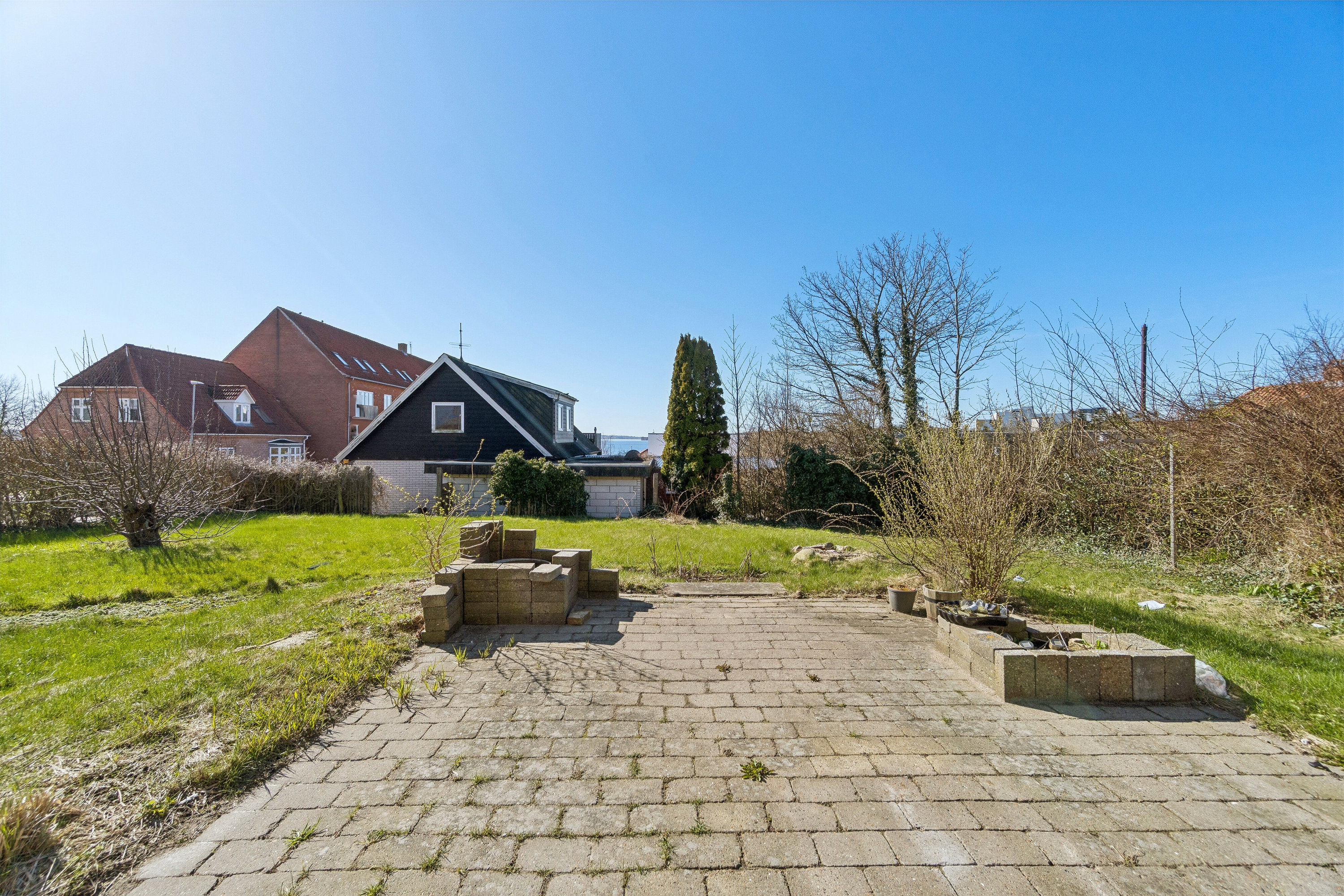 Fremhævet set fra haven billede i fuldskærmstilstand. Billede af Labyrinten 1, kld.., Tingstrup, 7700 Thisted