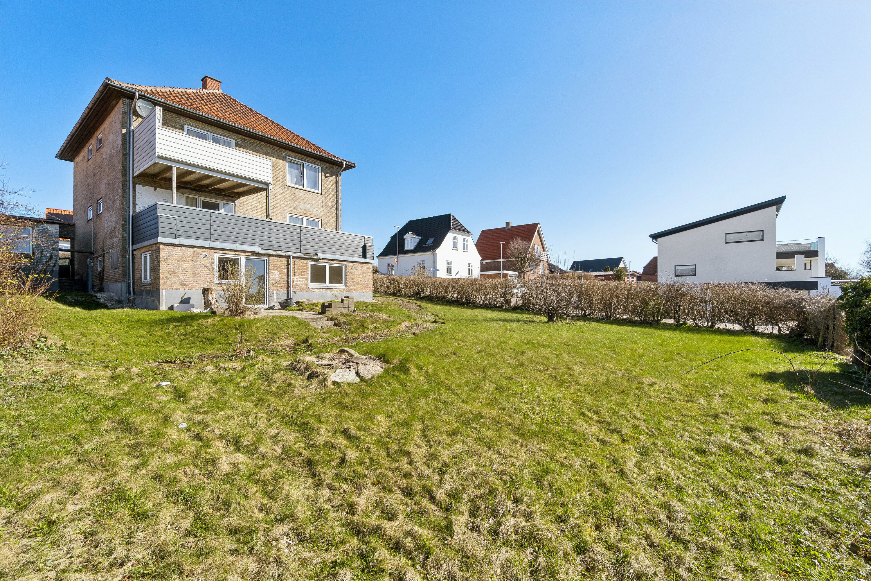 Fremhævet set fra haven billede i fuldskærmstilstand. Billede af Labyrinten 1, kld.., Tingstrup, 7700 Thisted