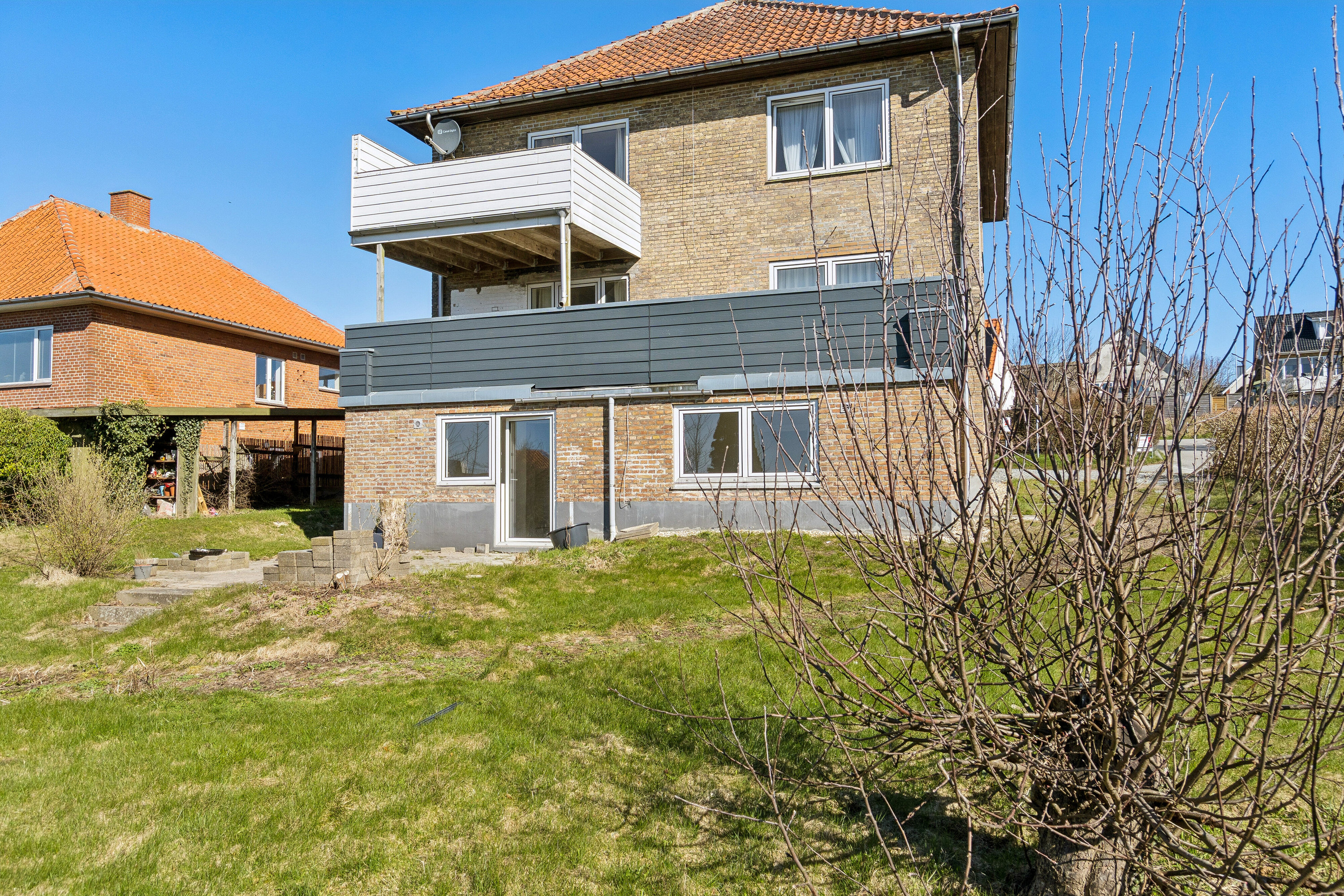 Fremhævet set fra haven billede i fuldskærmstilstand. Billede af Labyrinten 1, kld.., Tingstrup, 7700 Thisted