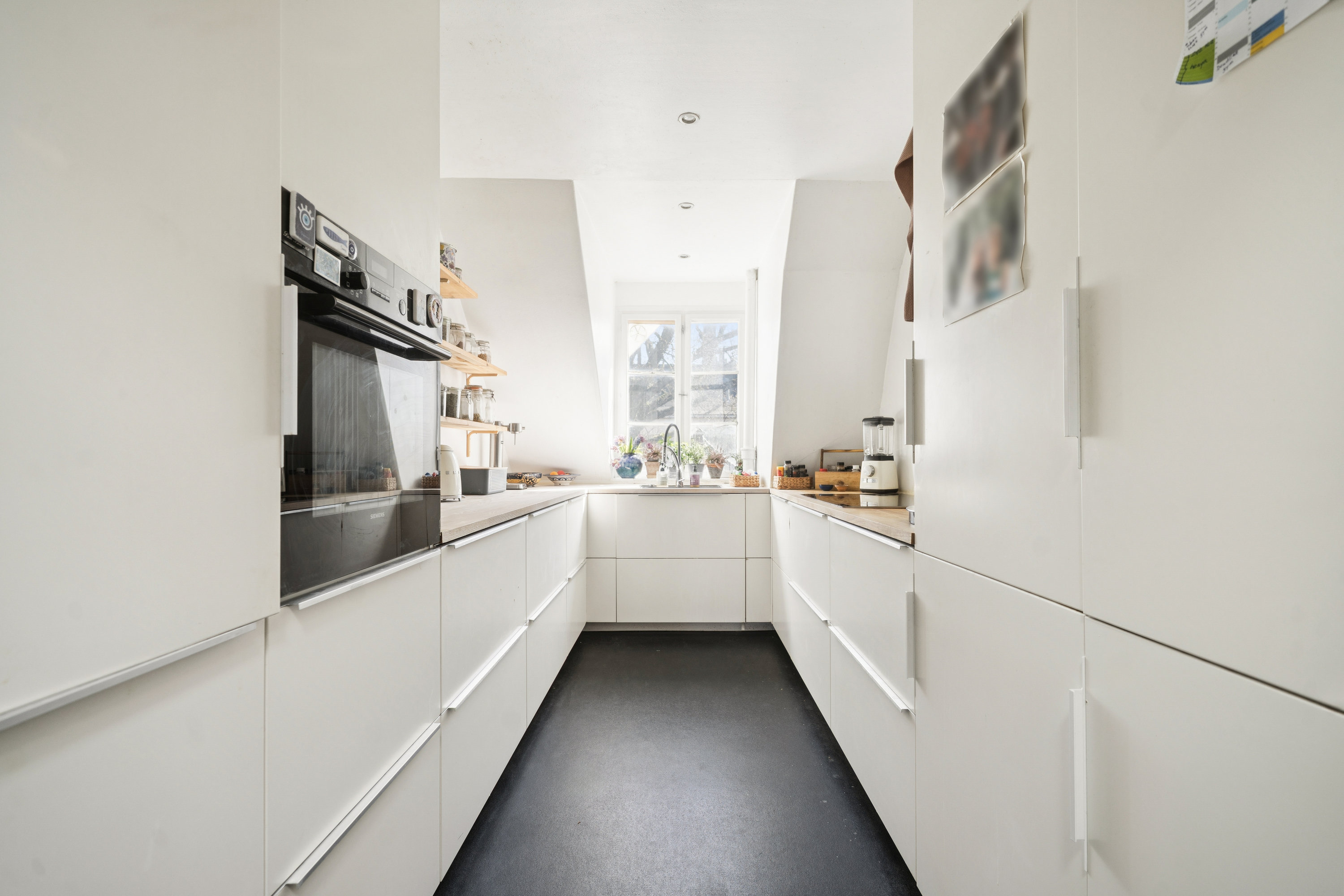 Fremhævet køkken billede i fuldskærmstilstand. Billede af Gammel Kongevej 142, 4. tv., 1850 Frederiksberg C