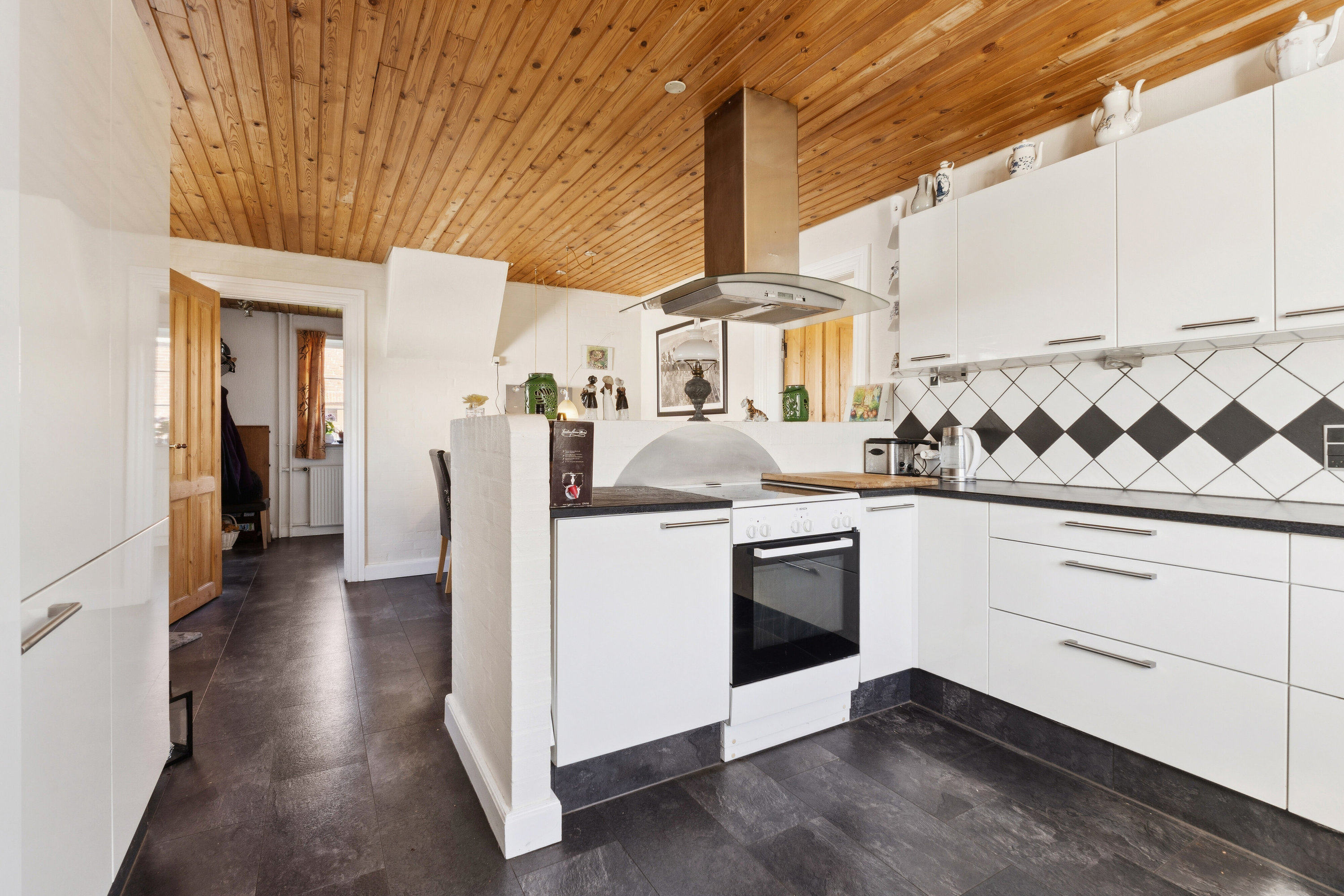 Fremhævet køkken billede i fuldskærmstilstand. Billede af Odensevej 65, Herrested, 5853 Ørbæk