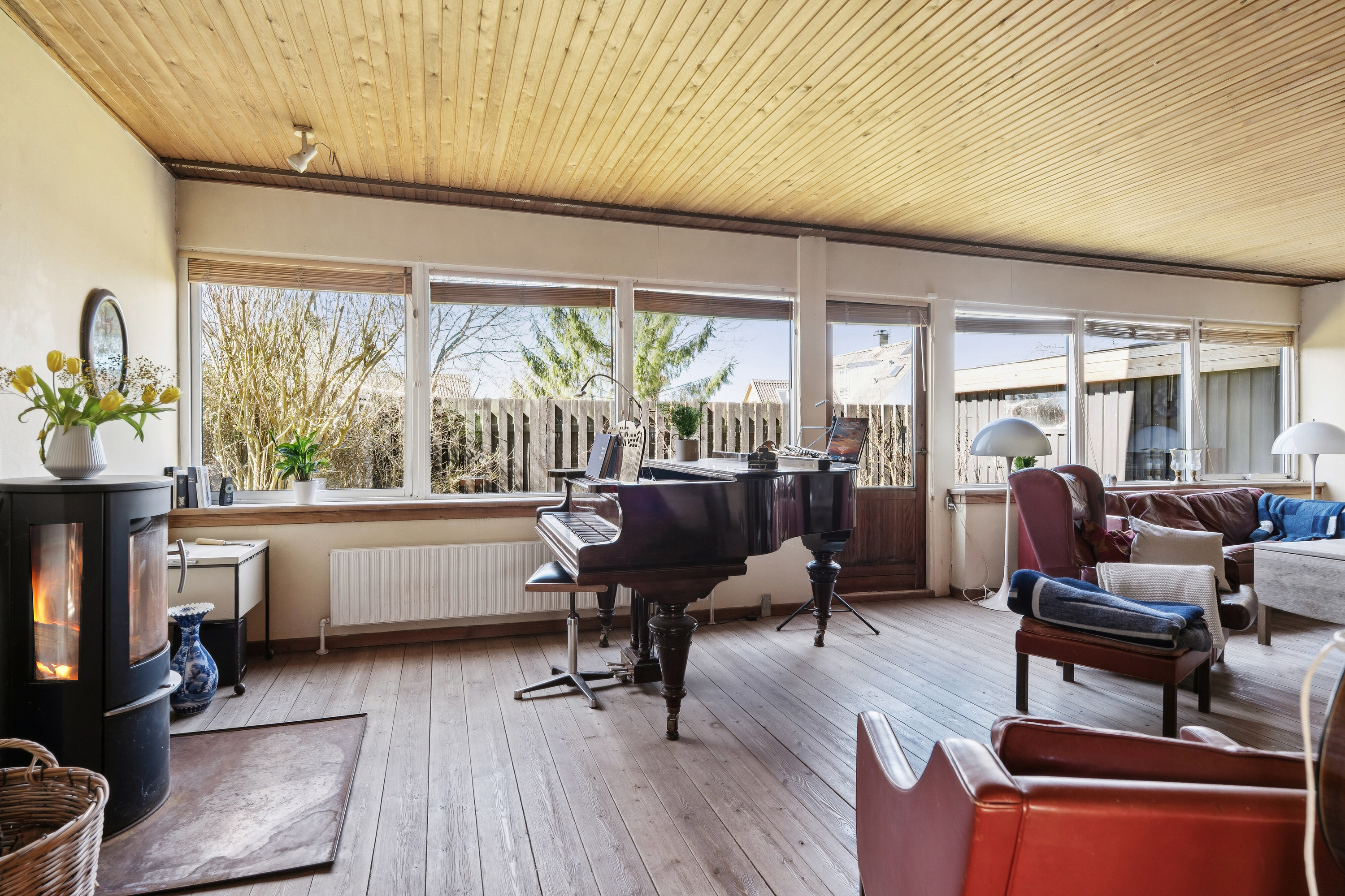 Fremhævet stue billede i fuldskærmstilstand. Billede af Saunte Bygade 32, 3100 Hornbæk