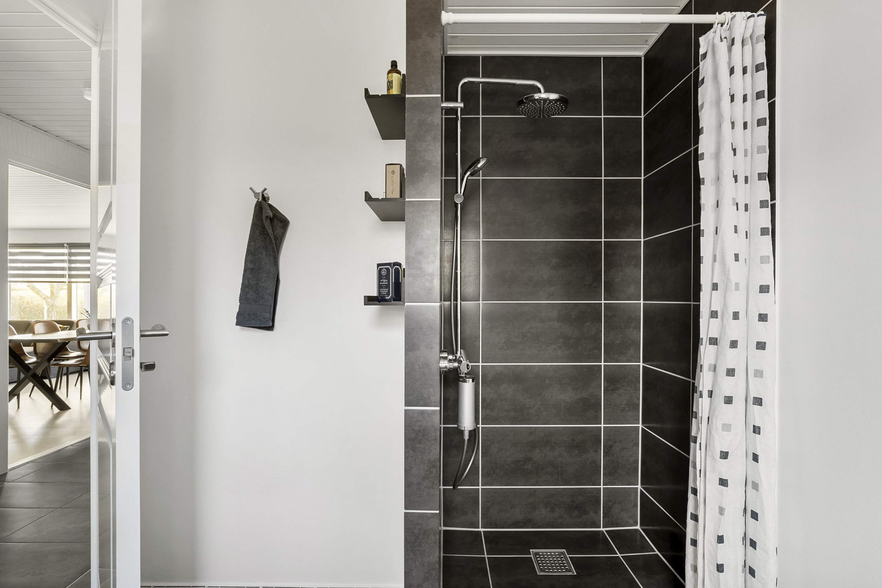 Fremhævet badeværelse billede i fuldskærmstilstand. Billede af Brolandvej 83, Agedrup, 5320 Agedrup