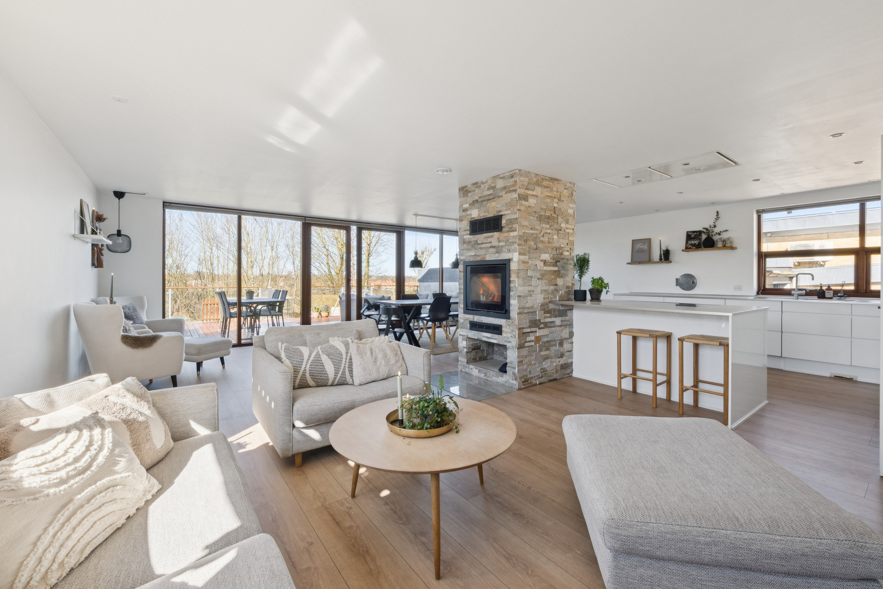 Fremhævet stue billede i fuldskærmstilstand. Billede af Højlundsvej 13, 7800 Skive