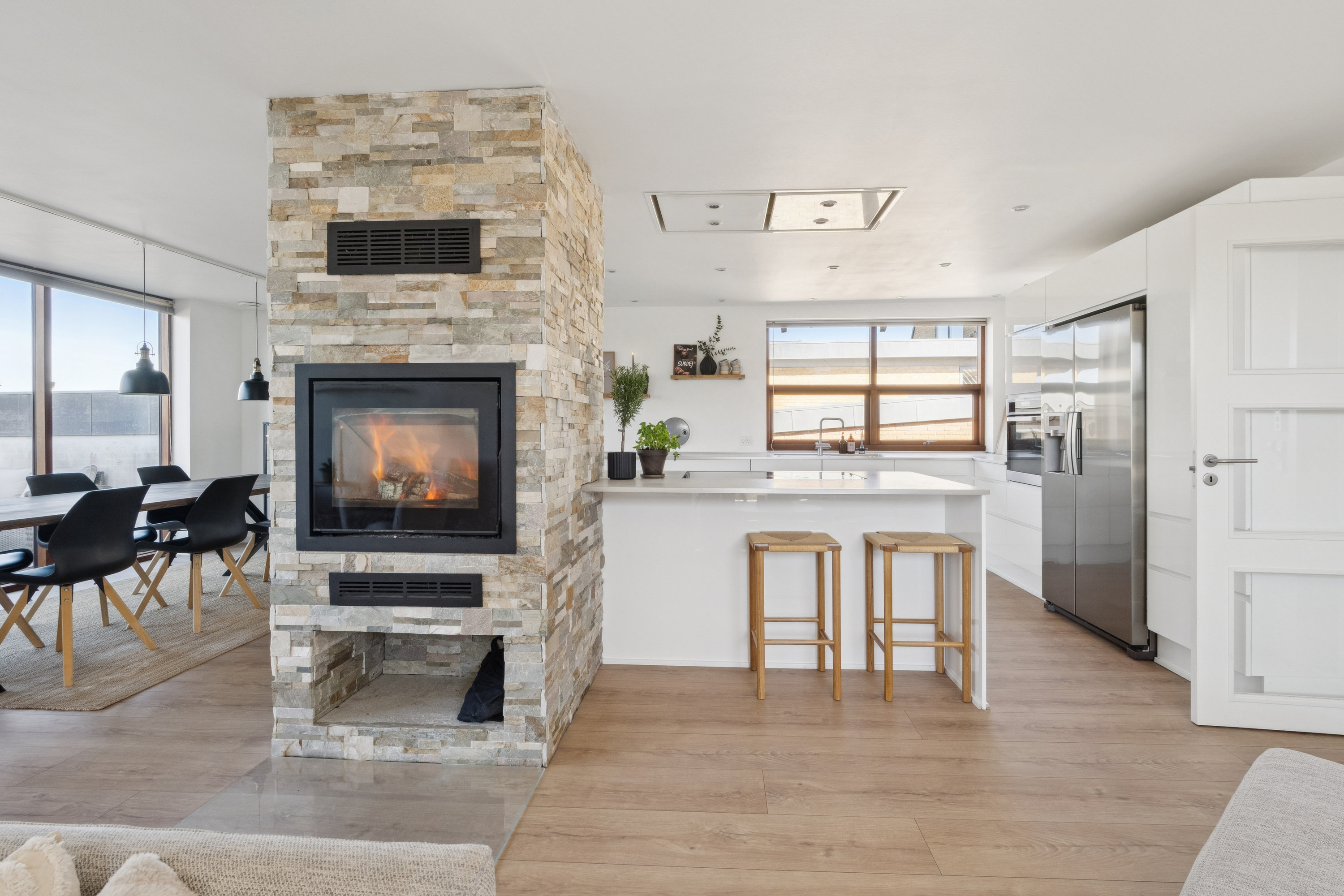 Fremhævet stue billede i fuldskærmstilstand. Billede af Højlundsvej 13, 7800 Skive