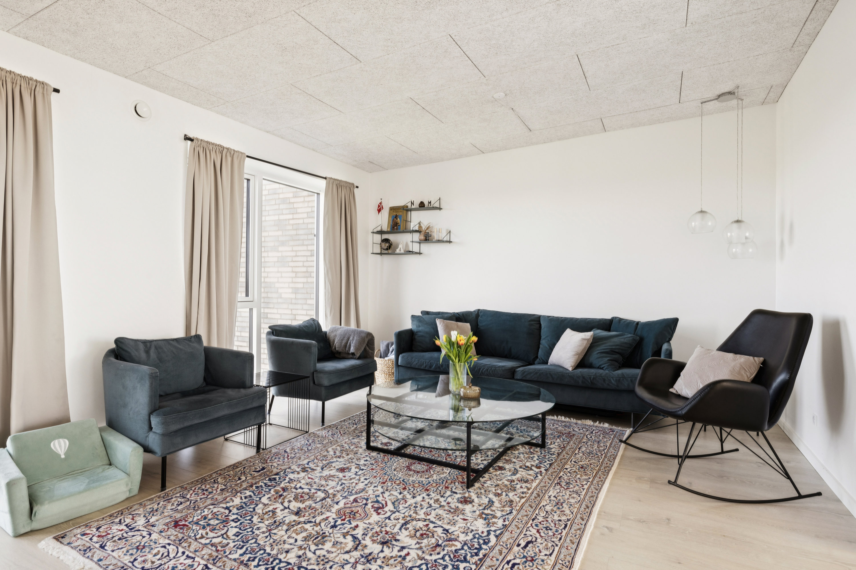 Fremhævet stue billede i fuldskærmstilstand. Billede af Baunehøjparken 22C, 8410 Rønde