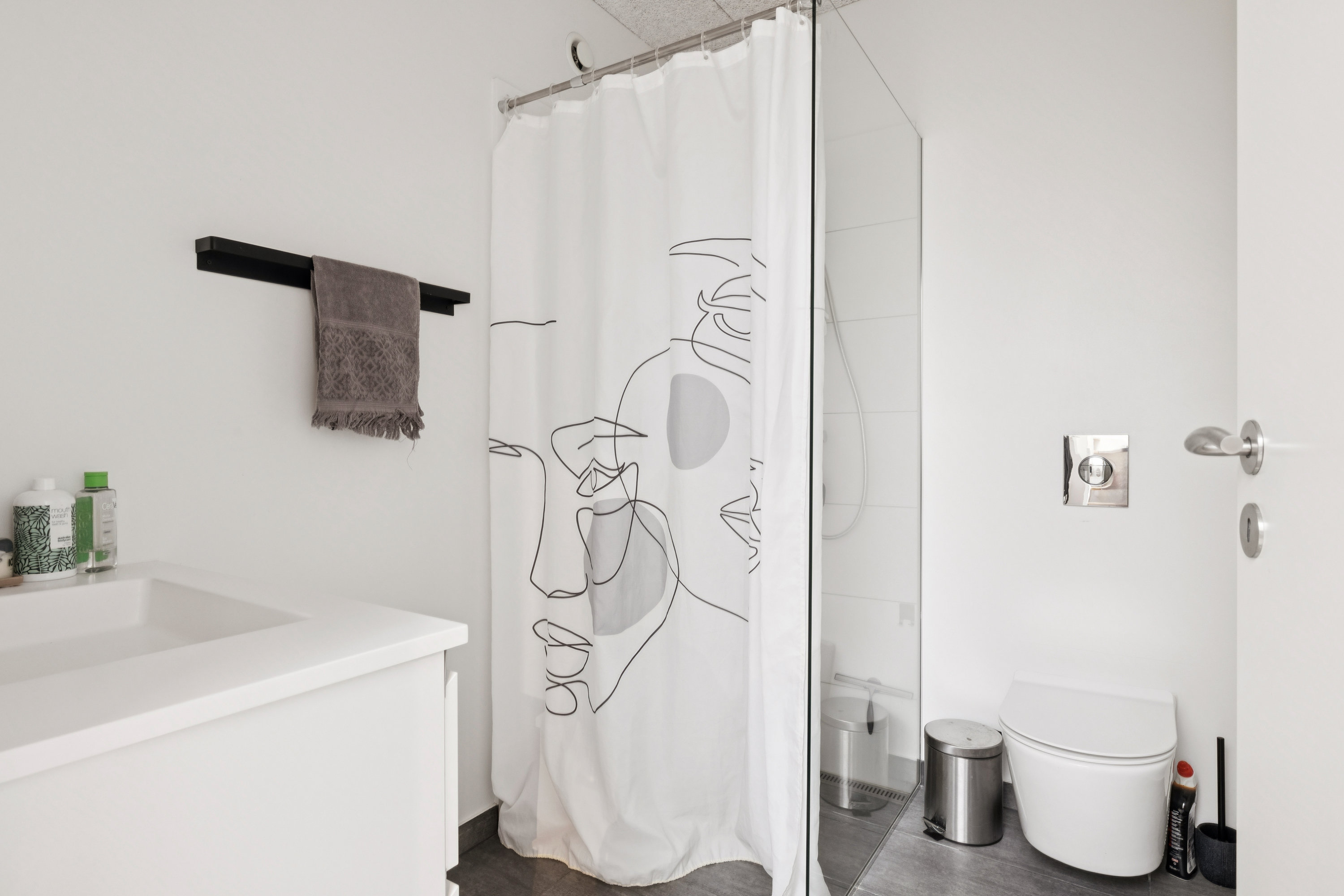 Fremhævet badeværelse billede i fuldskærmstilstand. Billede af Baunehøjparken 22C, 8410 Rønde