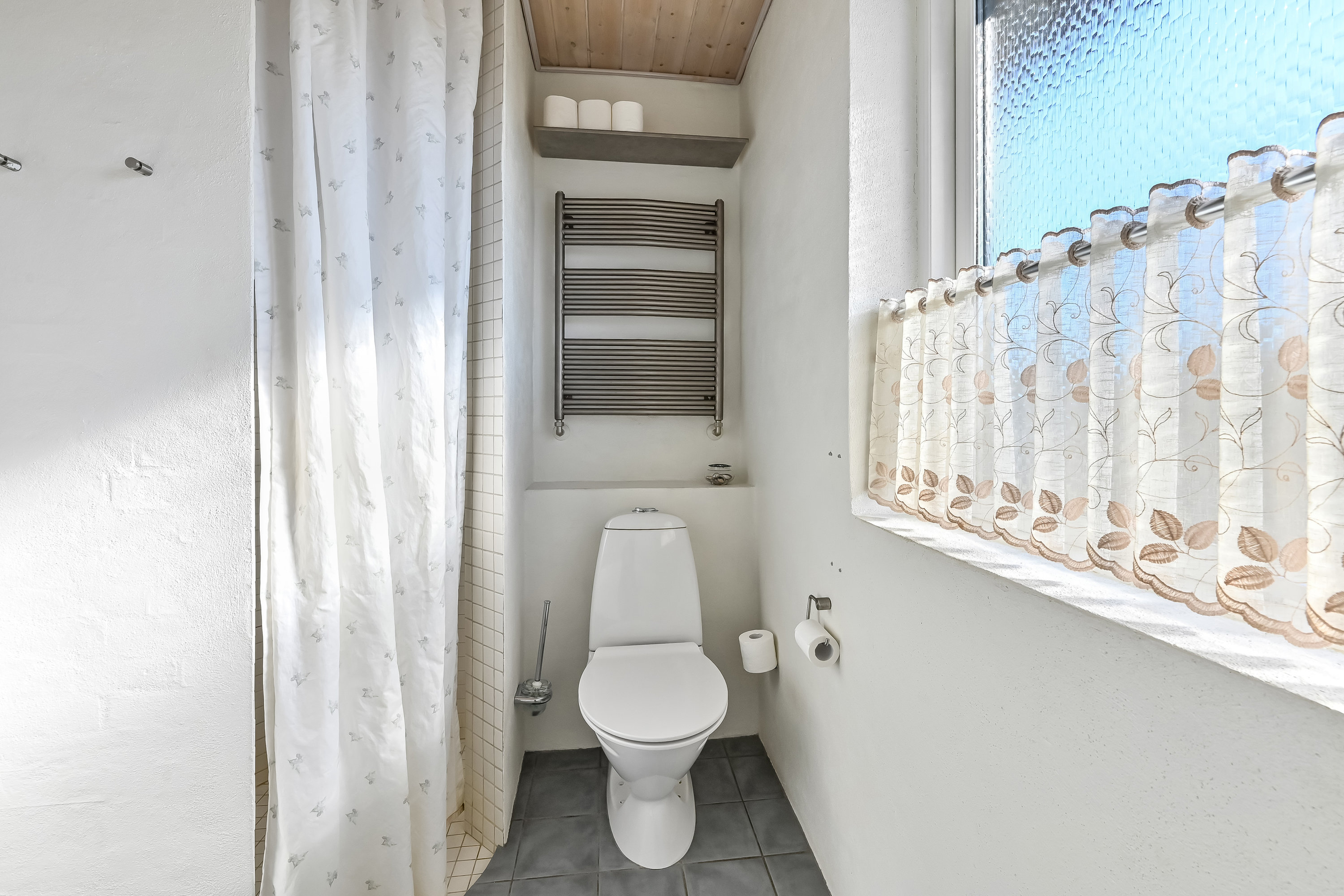 Fremhævet badeværelse billede i fuldskærmstilstand. Billede af Jagtvej 32, Hammerum, 7400 Herning