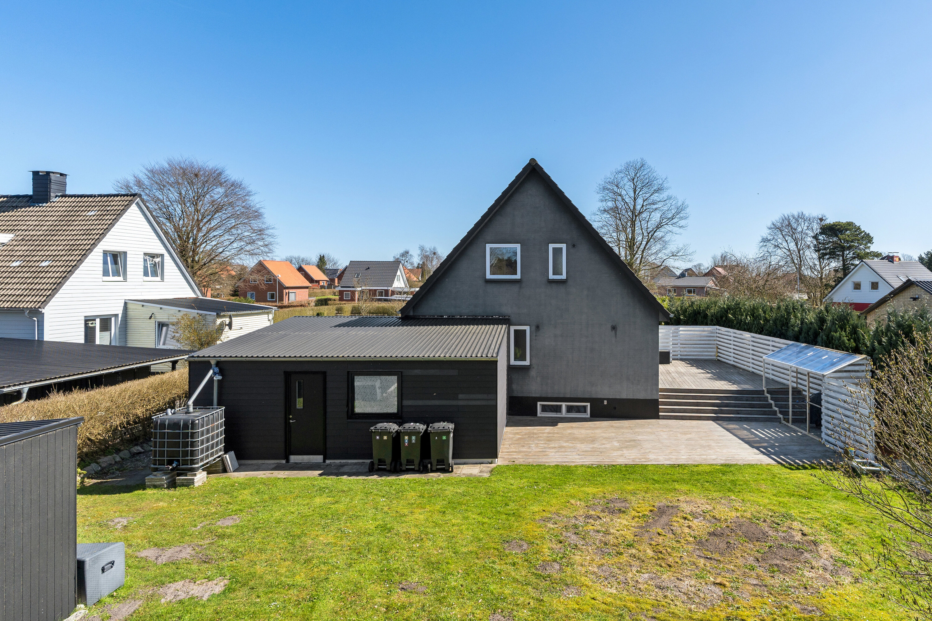 Fremhævet set fra haven billede i fuldskærmstilstand. Billede af Ringgade 7, 6330 Padborg