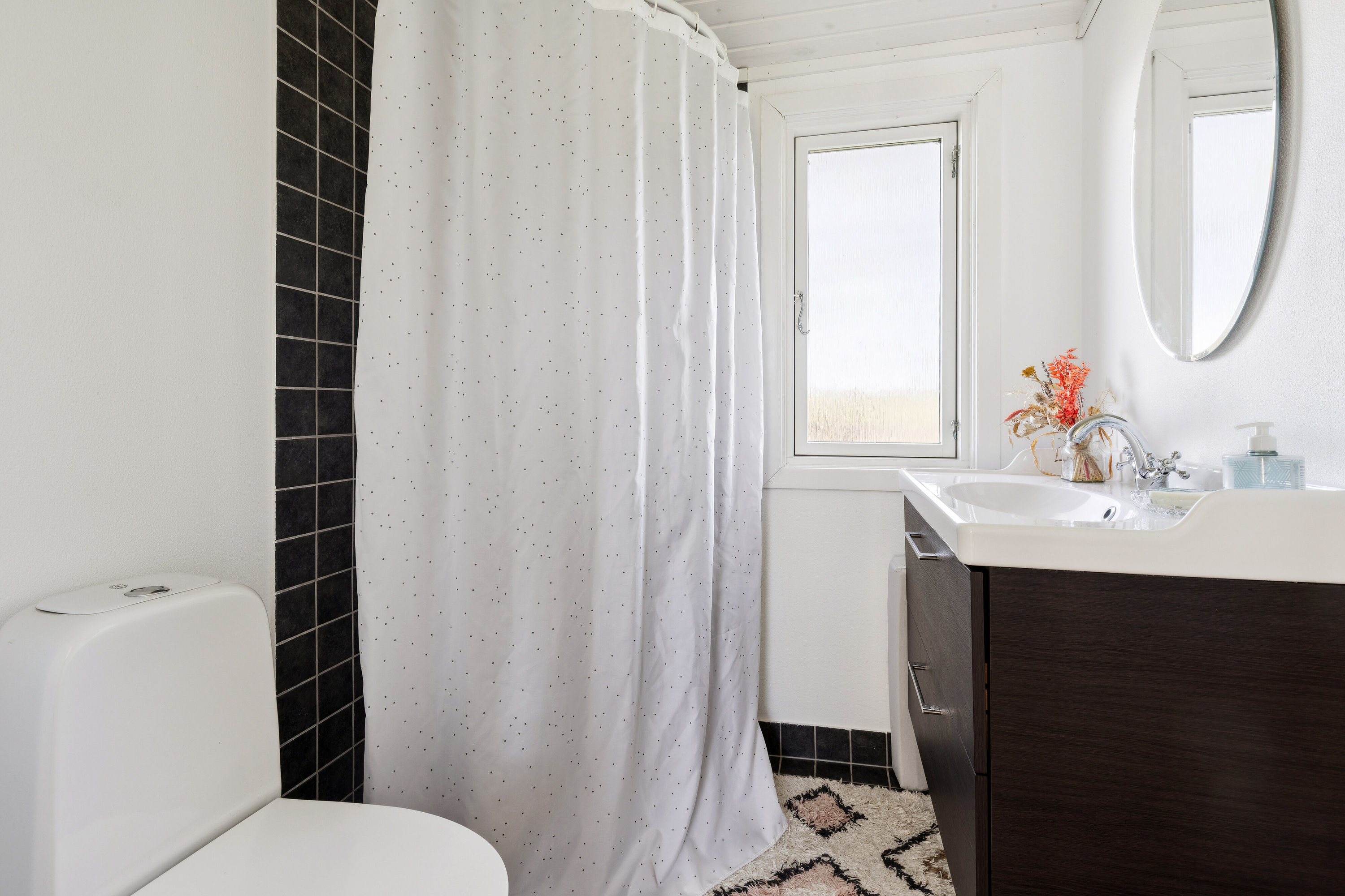 Fremhævet badeværelse billede i fuldskærmstilstand. Billede af Mindevej 16, Dalby Strand, 4281 Gørlev