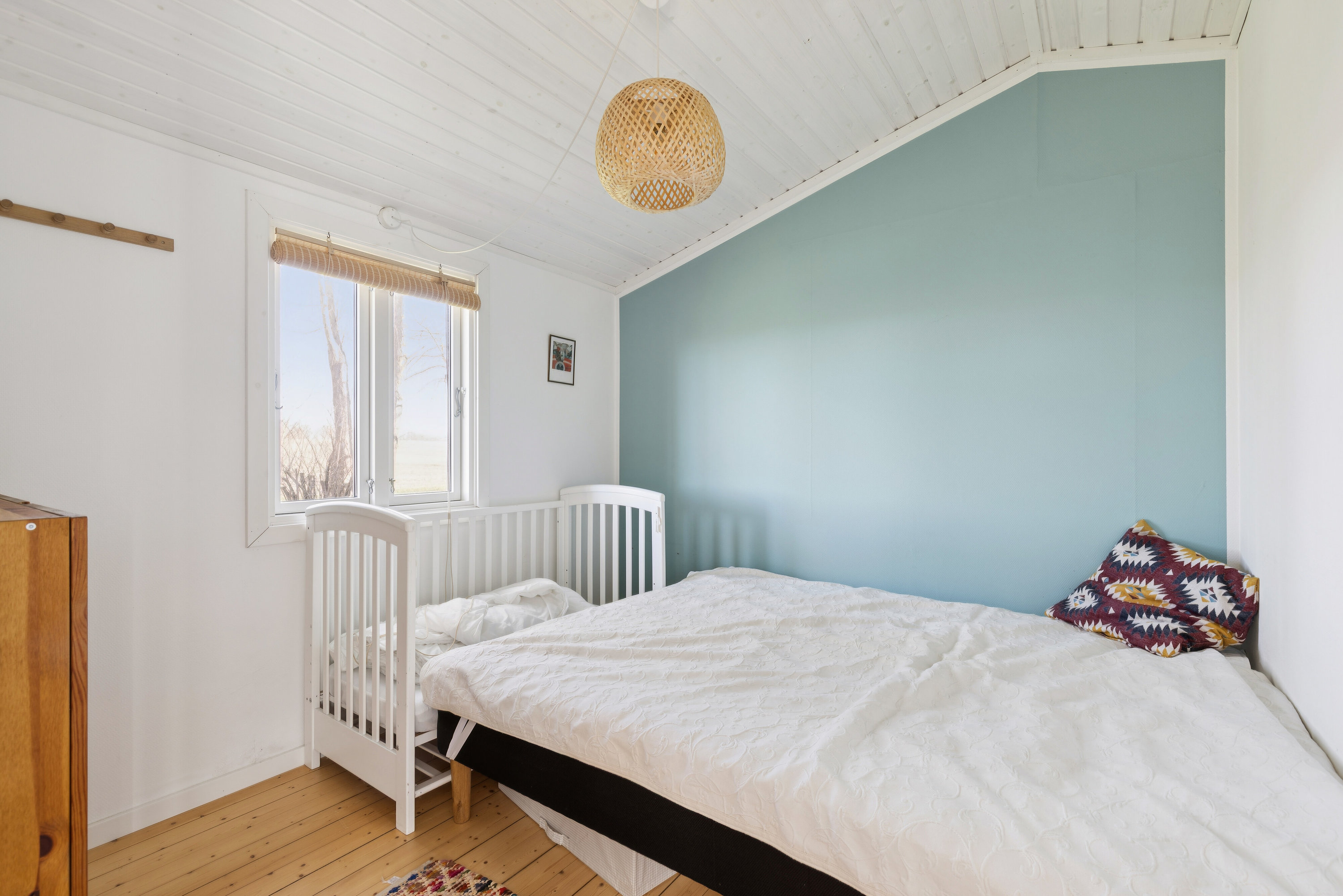 Fremhævet soveværelse billede i fuldskærmstilstand. Billede af Mindevej 16, Dalby Strand, 4281 Gørlev