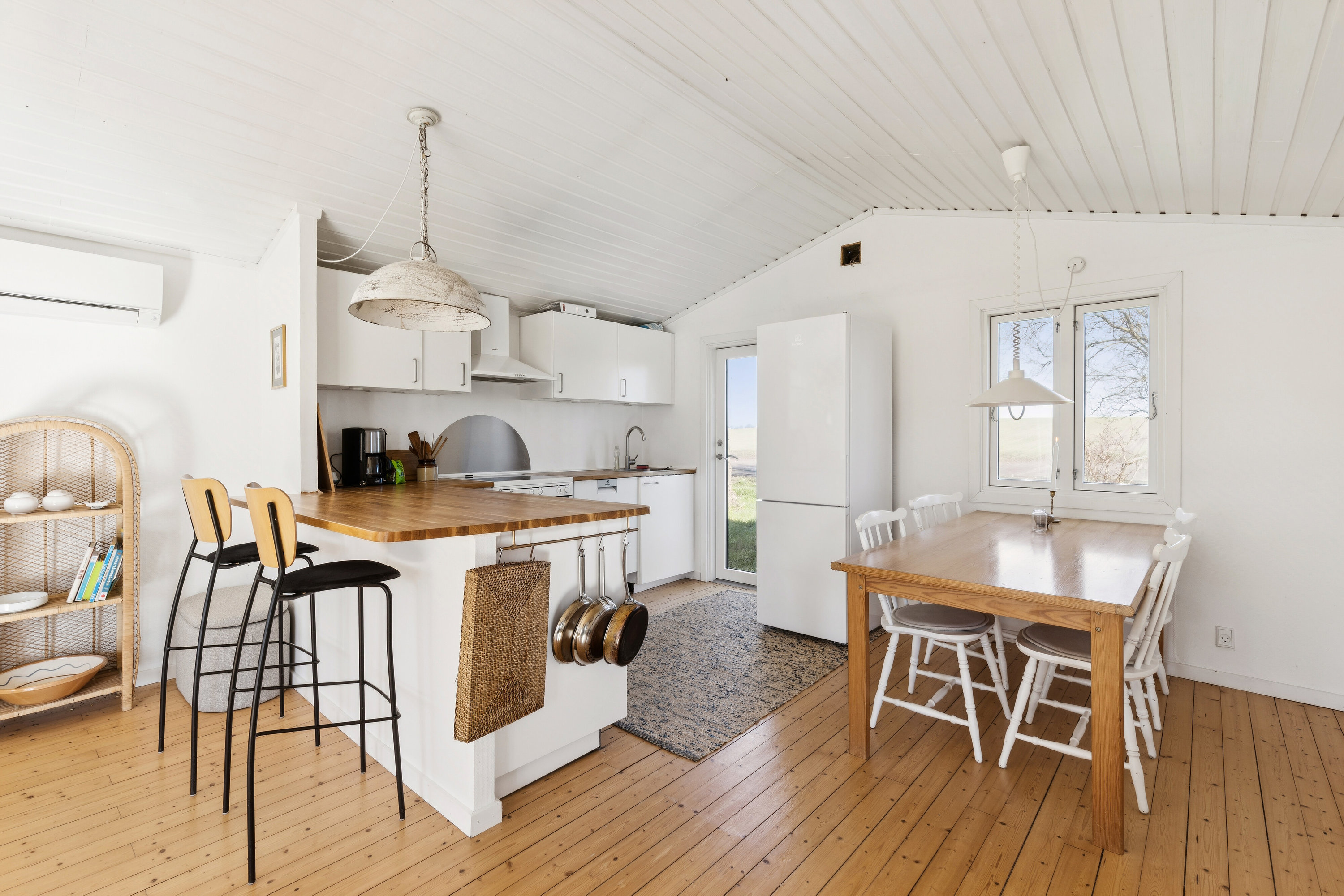 Fremhævet spisestue billede i fuldskærmstilstand. Billede af Mindevej 16, Dalby Strand, 4281 Gørlev
