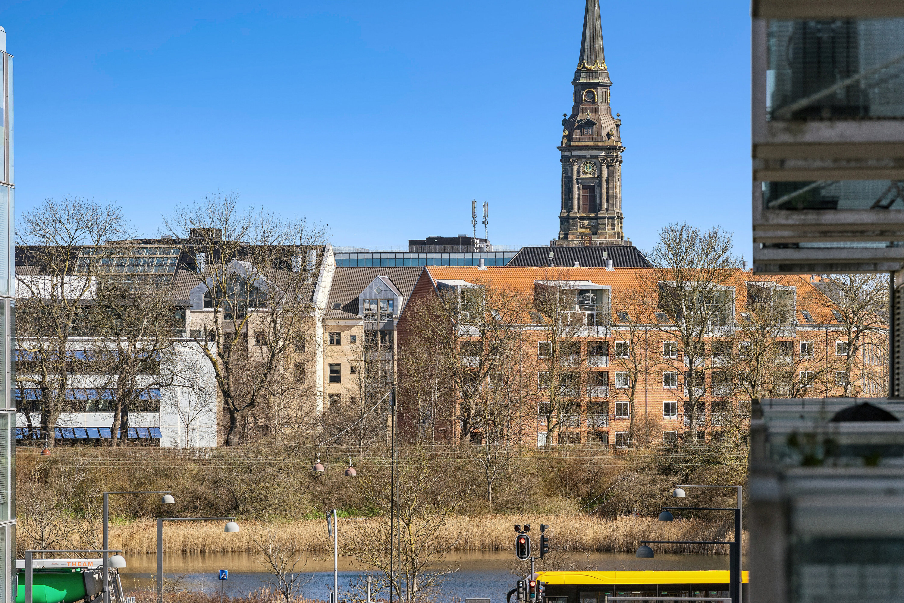 Fremhævet facade billede i fuldskærmstilstand. Billede af Klaksvigsgade 7, 3. tv., 2300 København S