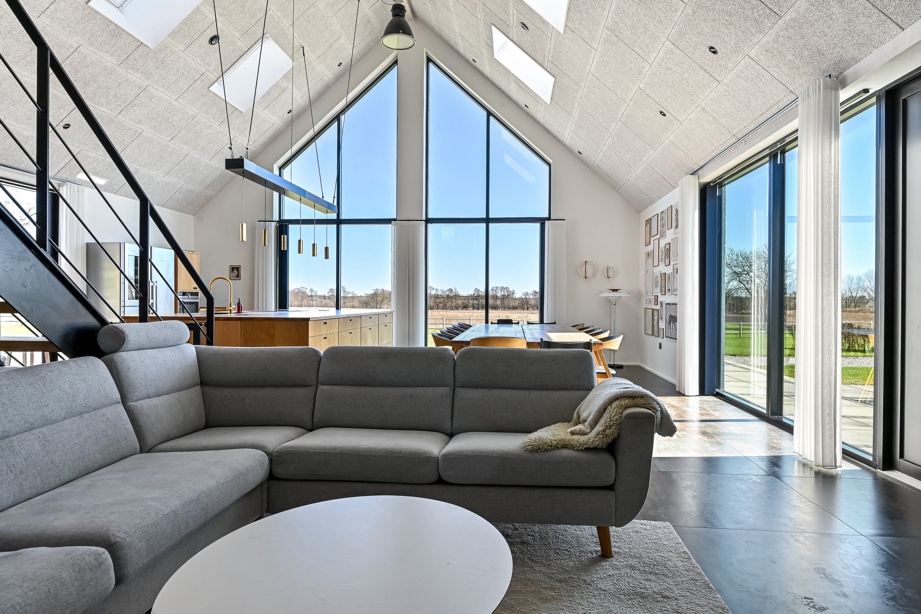 Fremhævet stue billede i fuldskærmstilstand. Billede af Kølkærvej 57, Hammerum, 7400 Herning