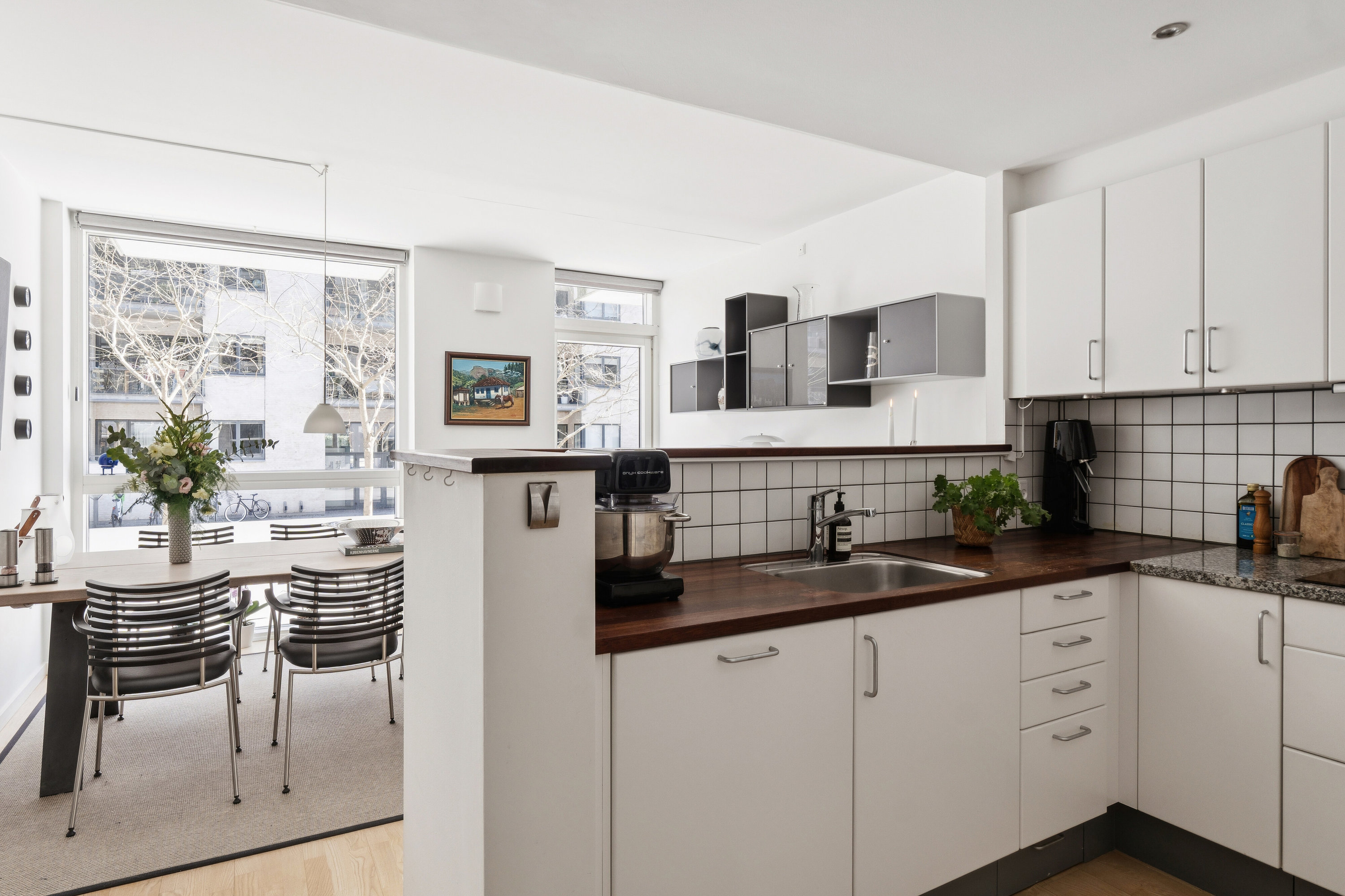 Fremhævet køkken billede i fuldskærmstilstand. Billede af Weidekampsgade 53, st.. tv., 2300 København S