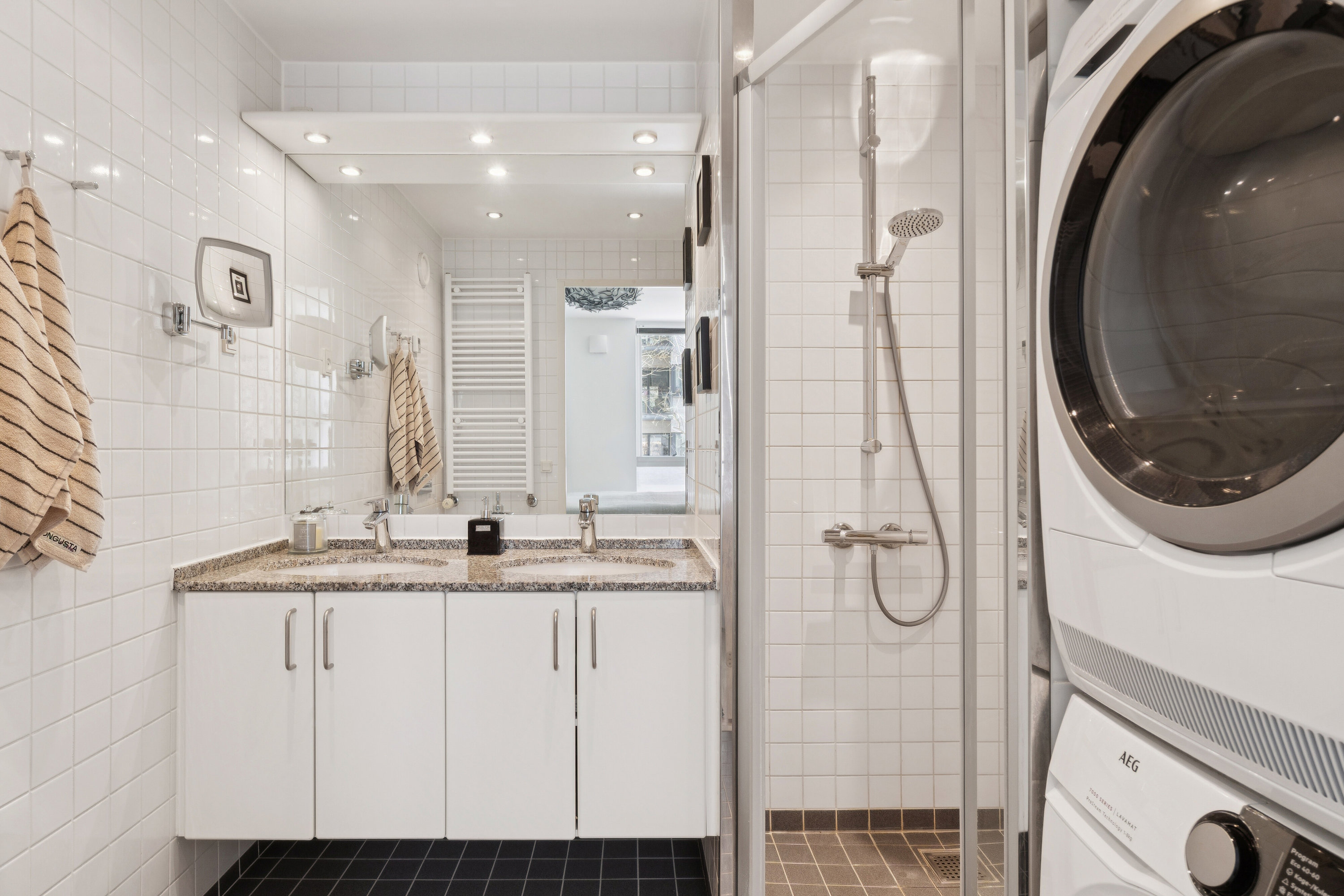 Fremhævet badeværelse billede i fuldskærmstilstand. Billede af Weidekampsgade 53, st.. tv., 2300 København S