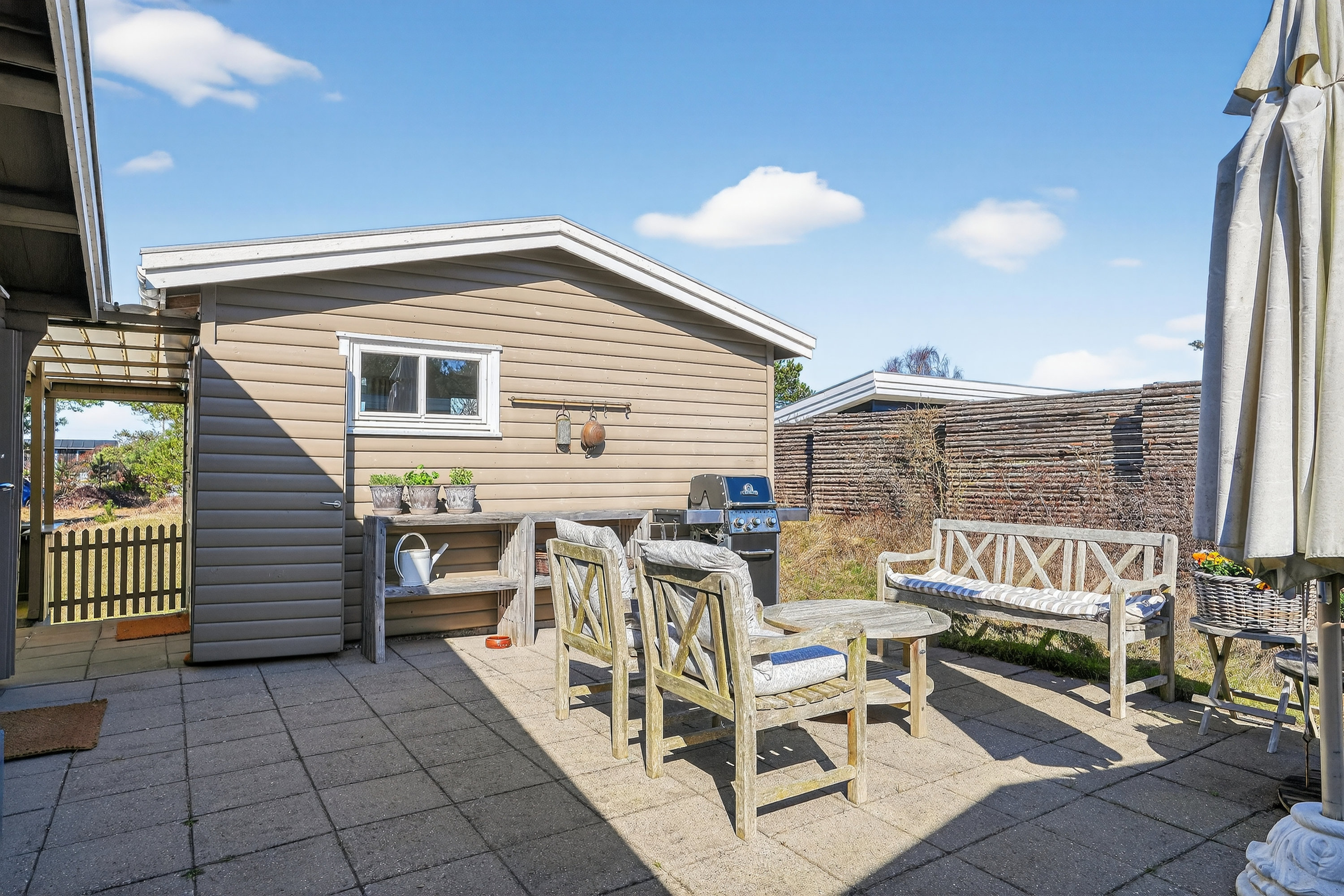 Fremhævet terrasse billede i fuldskærmstilstand. Billede af Skærby Dal 26, Skærby Strand, 4500 Nykøbing Sj