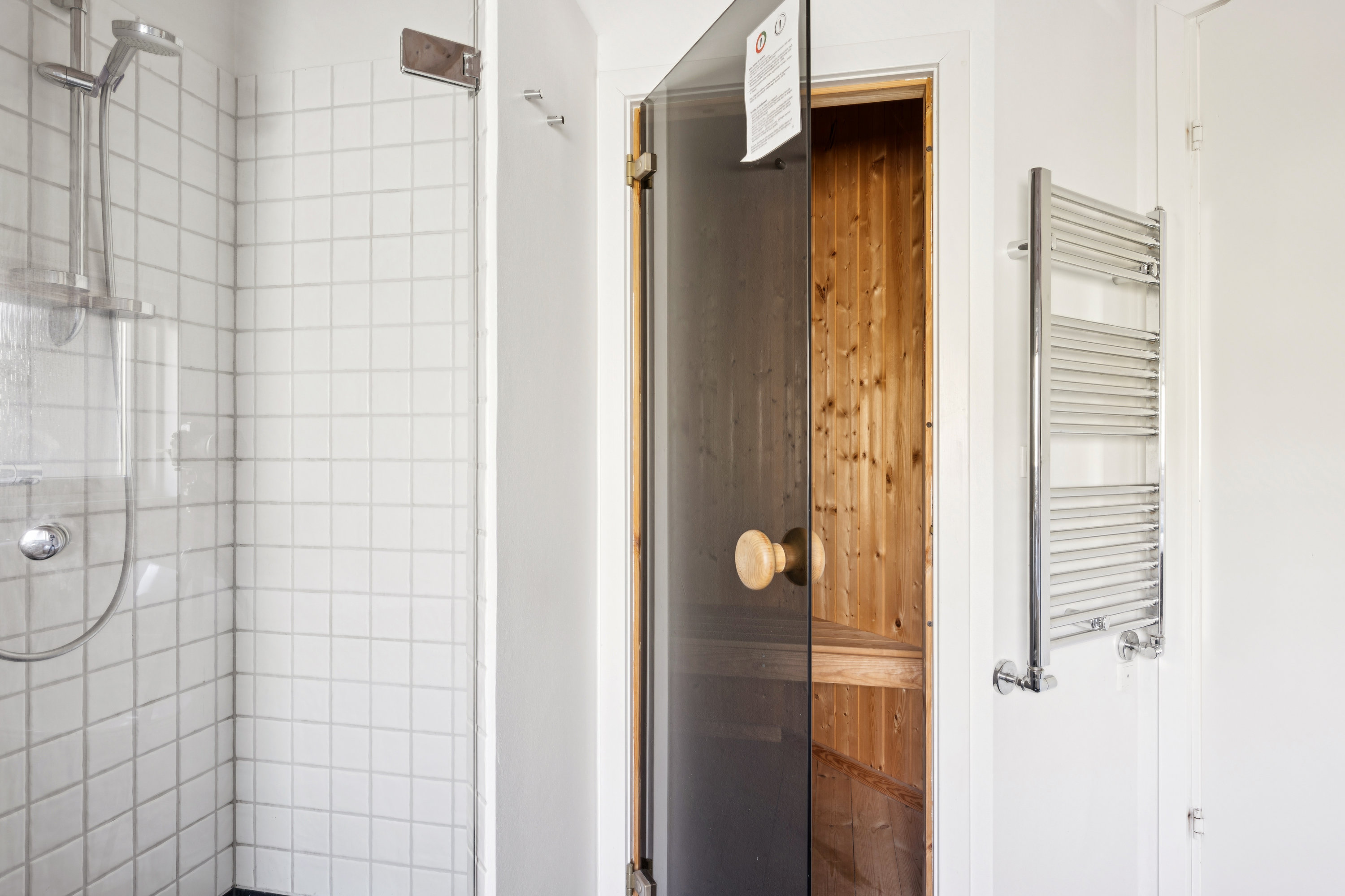 Fremhævet badeværelse billede i fuldskærmstilstand. Billede af Bækholmen 27, Dråby, 8400 Ebeltoft