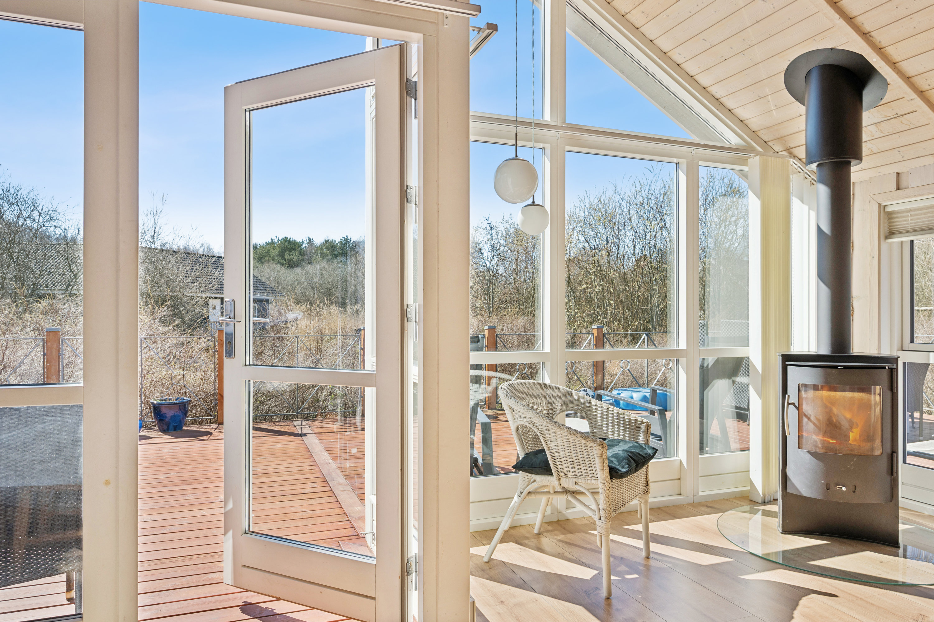 Fremhævet stue billede i fuldskærmstilstand. Billede af Bækholmen 27, Dråby, 8400 Ebeltoft