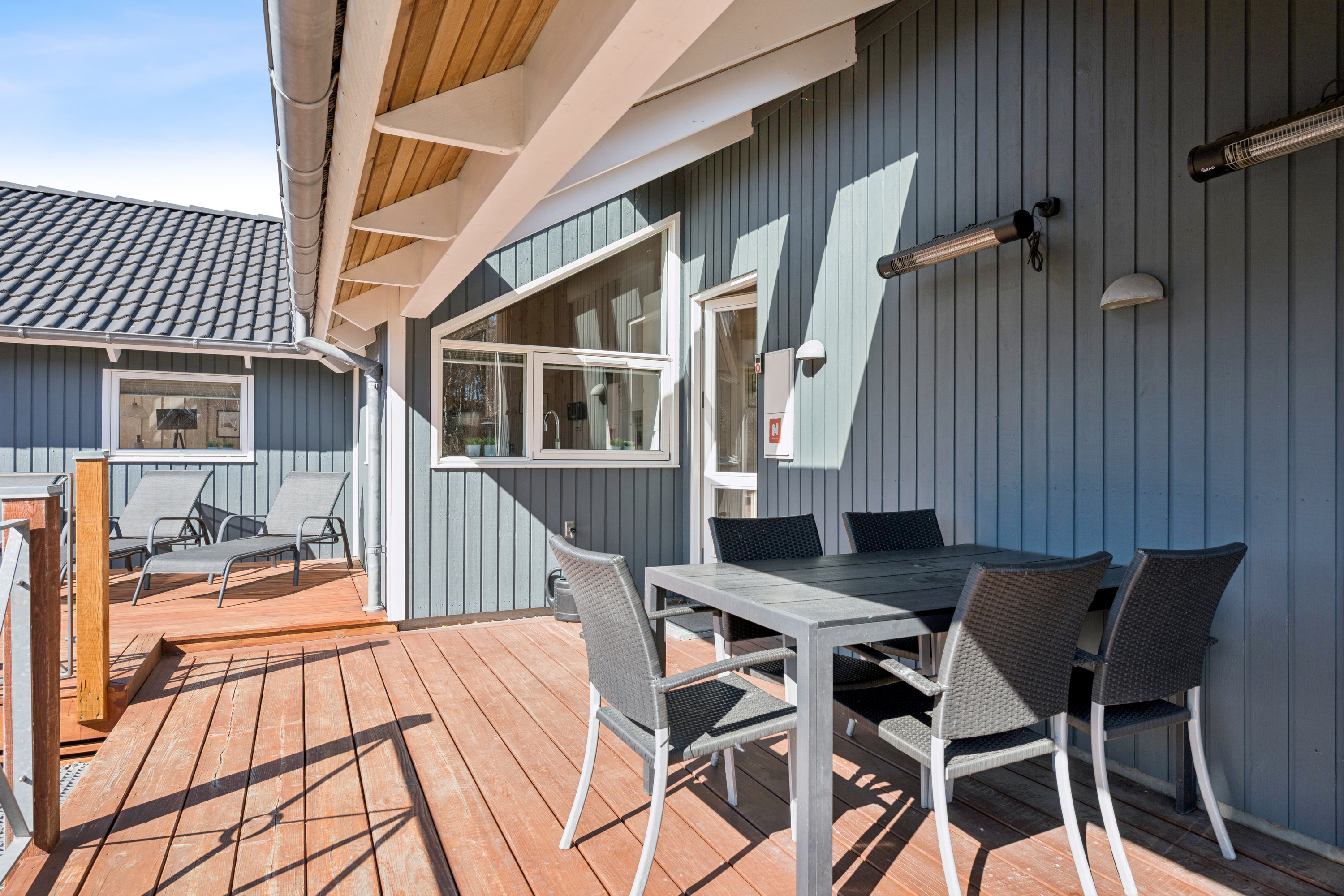 Fremhævet terrasse billede i fuldskærmstilstand. Billede af Bækholmen 27, Dråby, 8400 Ebeltoft