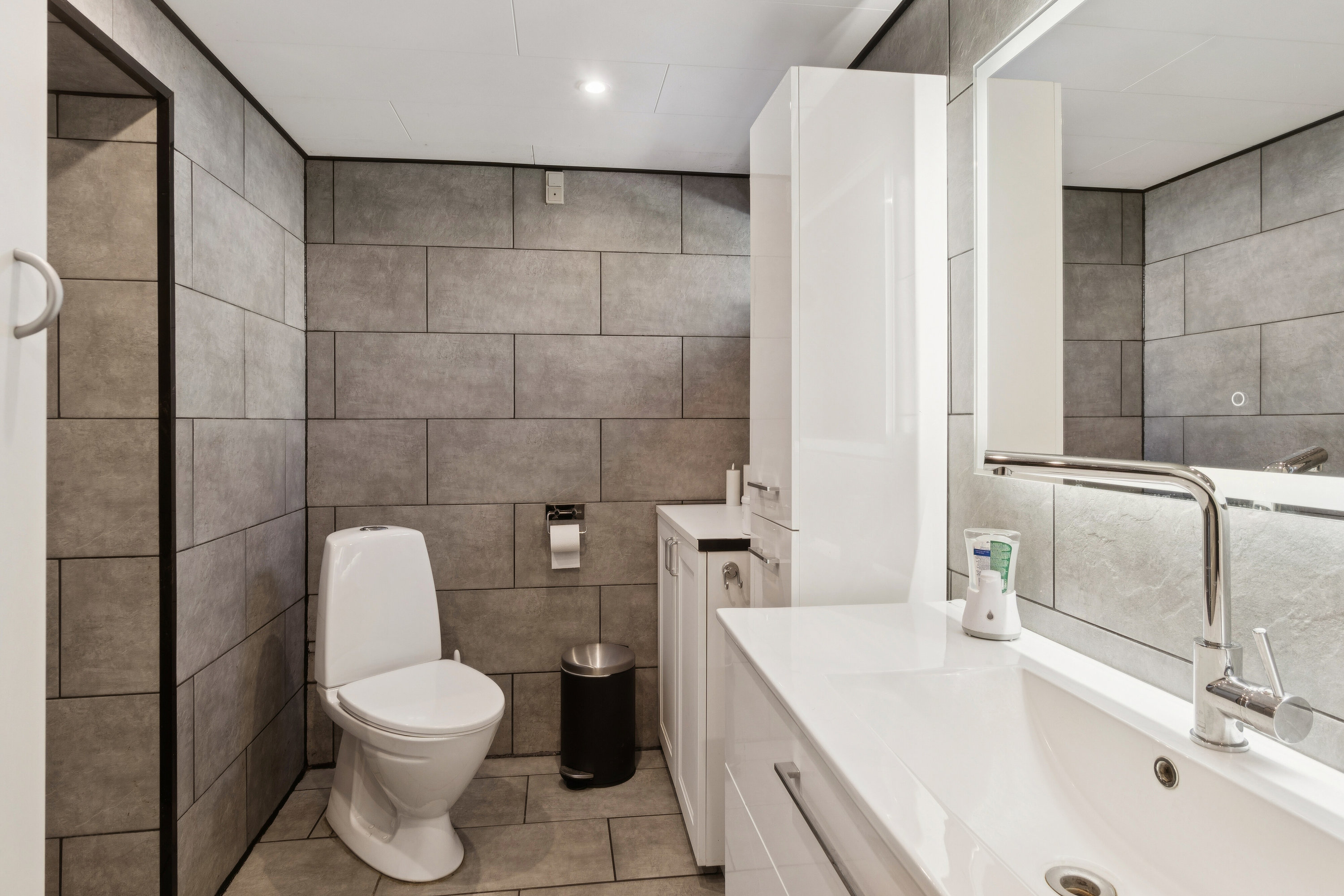 Fremhævet badeværelse billede i fuldskærmstilstand. Billede af Arnakkevej 18, 4593 Eskebjerg