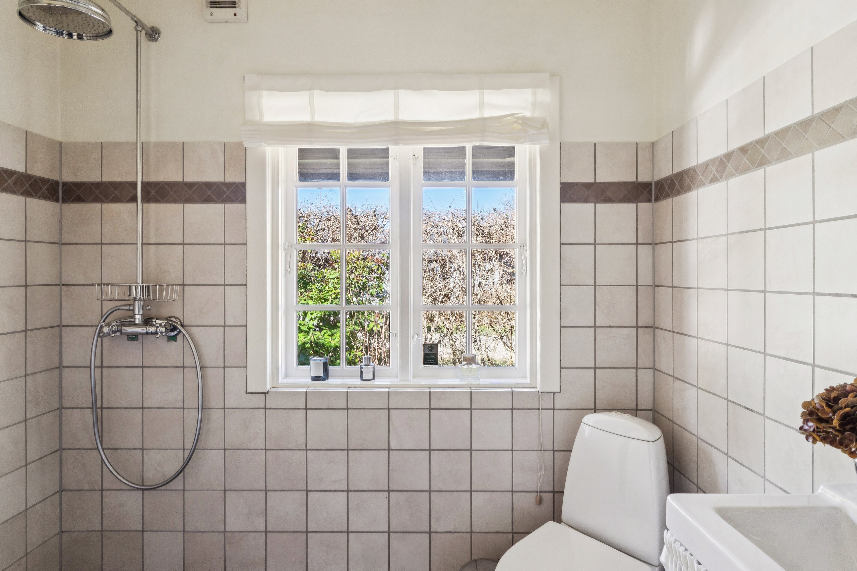 Fremhævet badeværelse billede i fuldskærmstilstand. Billede af Vibevej 15, 3100 Hornbæk