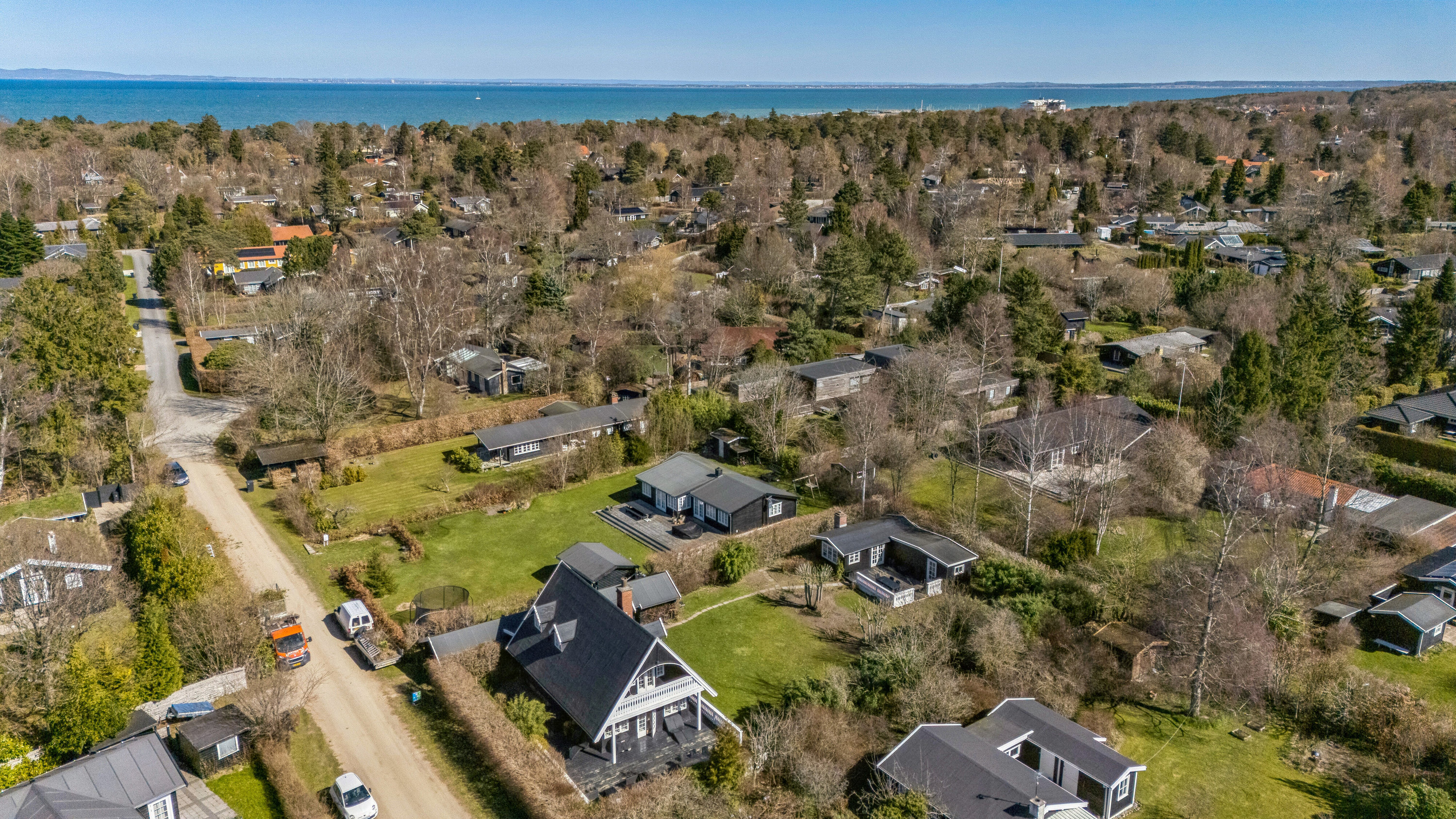 Fremhævet luftfoto billede i fuldskærmstilstand. Billede af Vibevej 15, 3100 Hornbæk